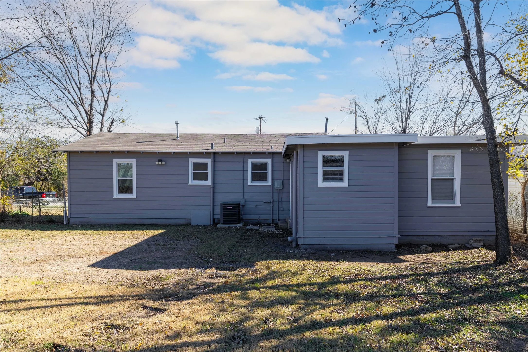 Single Family Residence For Rent in Brown County , 204 Northline Drive, Early, Texas 76802, 3 Bedroom, 2 Bathroom, Garage spaces, 1,288 Sqft, built in 0, mls#21361721, Real Estate Agent in Early, Homes For Rent in Brown county, Homes For Rent in Early, Realtor in Early Texas, Real Estate Brokerage Independent Realty Texas, Luminita Cordes Realtor