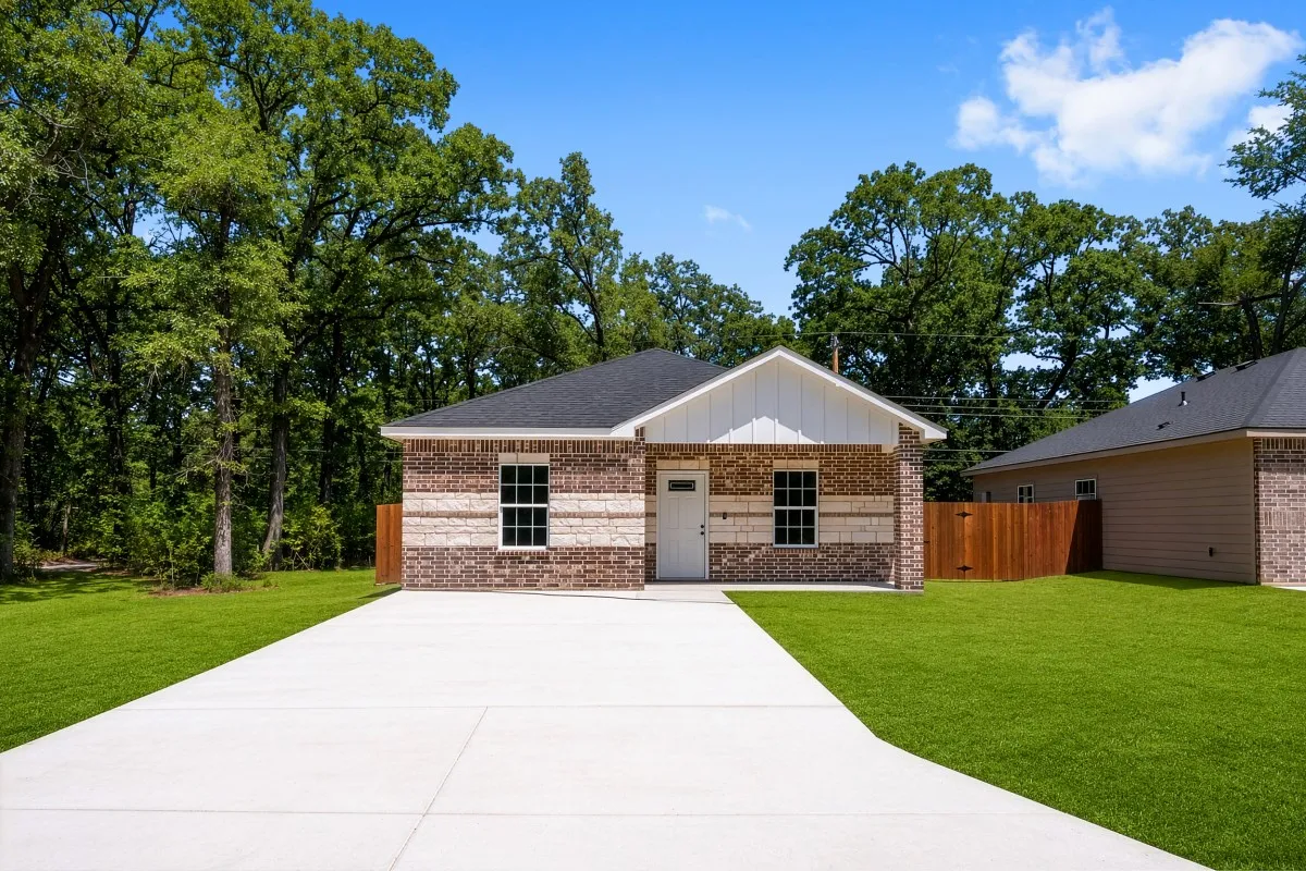 Single Family Residence For Sale in Henderson County , 108 Navajo Drive, Mabank, Texas 75156, 3 Bedroom, 2 Bathroom, Garage spaces, 1,100 Sqft, built in 2026, Price $192,000, mls#21361759, Real Estate Agent in Mabank, Homes For Sale in Henderson county, Homes For Sale in Mabank, Realtor in Mabank Texas, Real Estate Brokerage Independent Realty Texas, Luminita Cordes Realtor