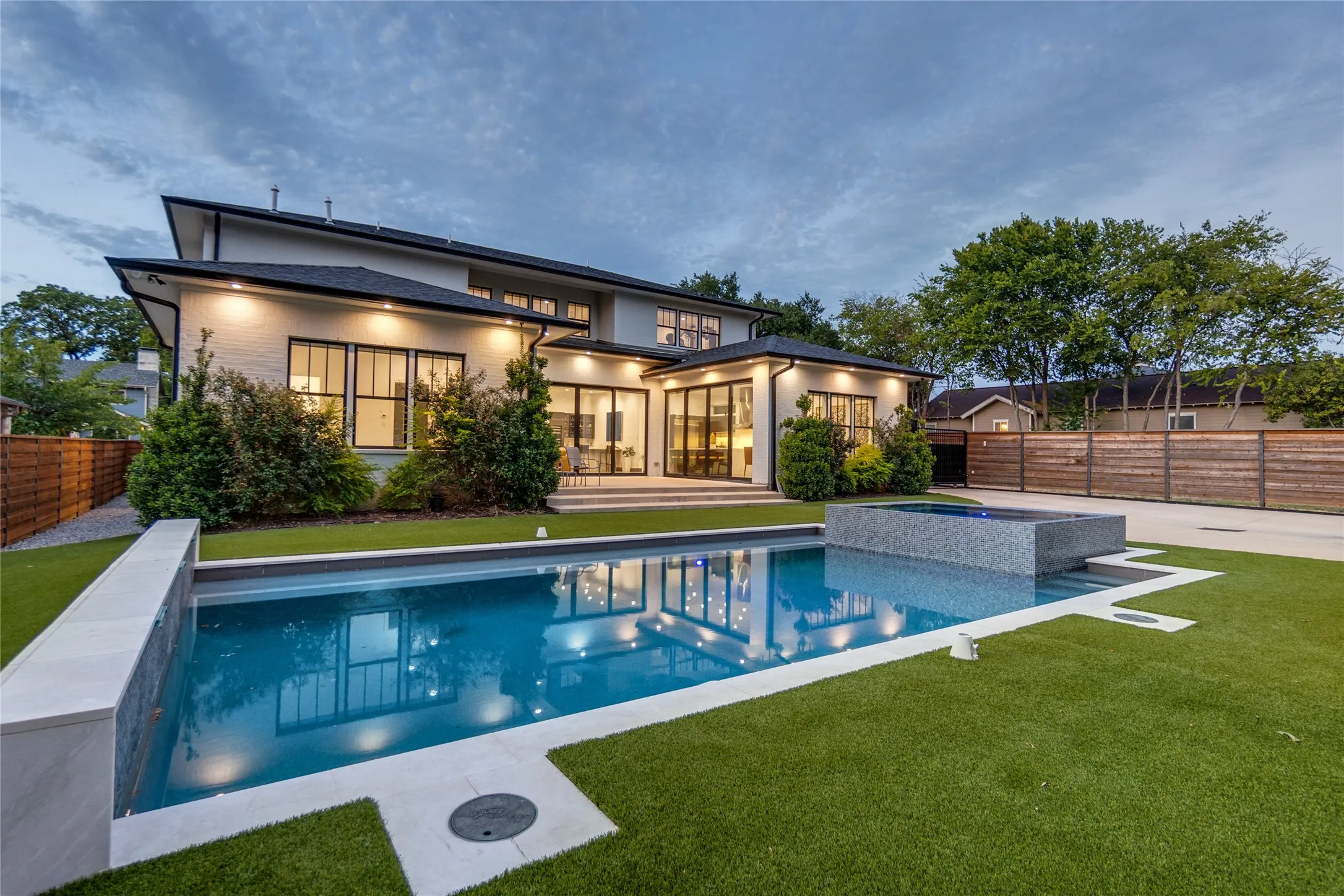 Single Family Residence For Sale in Dallas County , 5618 Goodwin Avenue, Dallas, Texas 75206, 3 Bedroom, 3 Bathroom, 2 Garage spaces, 4,169 Sqft, built in 2021, mls#21361627, Real Estate Agent in Dallas, Homes For Sale in Dallas county, Homes For Sale in Dallas, Realtor in Dallas Texas, Real Estate Brokerage Independent Realty Texas, Luminita Cordes Realtor