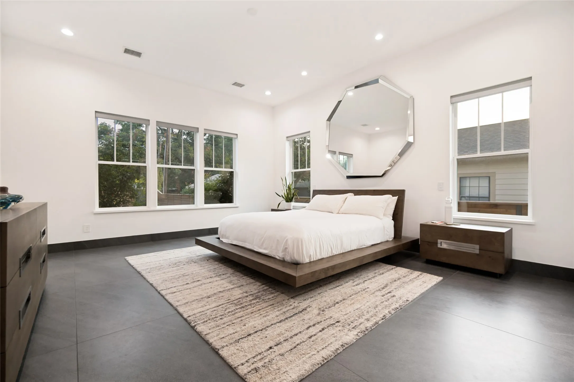 Single Family Residence For Sale in Dallas County , 5618 Goodwin Avenue, Dallas, Texas 75206, 3 Bedroom, 3 Bathroom, 2 Garage spaces, 4,169 Sqft, built in 2021, mls#21361627, Real Estate Agent in Dallas, Homes For Sale in Dallas county, Homes For Sale in Dallas, Realtor in Dallas Texas, Real Estate Brokerage Independent Realty Texas, Luminita Cordes Realtor