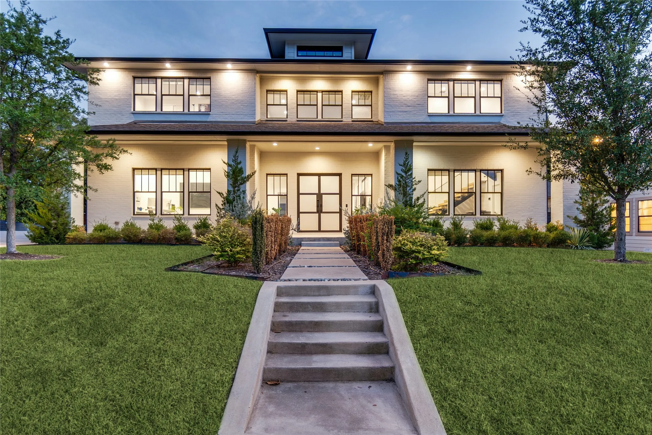 Single Family Residence For Sale in Dallas County , 5618 Goodwin Avenue, Dallas, Texas 75206, 3 Bedroom, 3 Bathroom, 2 Garage spaces, 4,169 Sqft, built in 2021, mls#21361627, Real Estate Agent in Dallas, Homes For Sale in Dallas county, Homes For Sale in Dallas, Realtor in Dallas Texas, Real Estate Brokerage Independent Realty Texas, Luminita Cordes Realtor