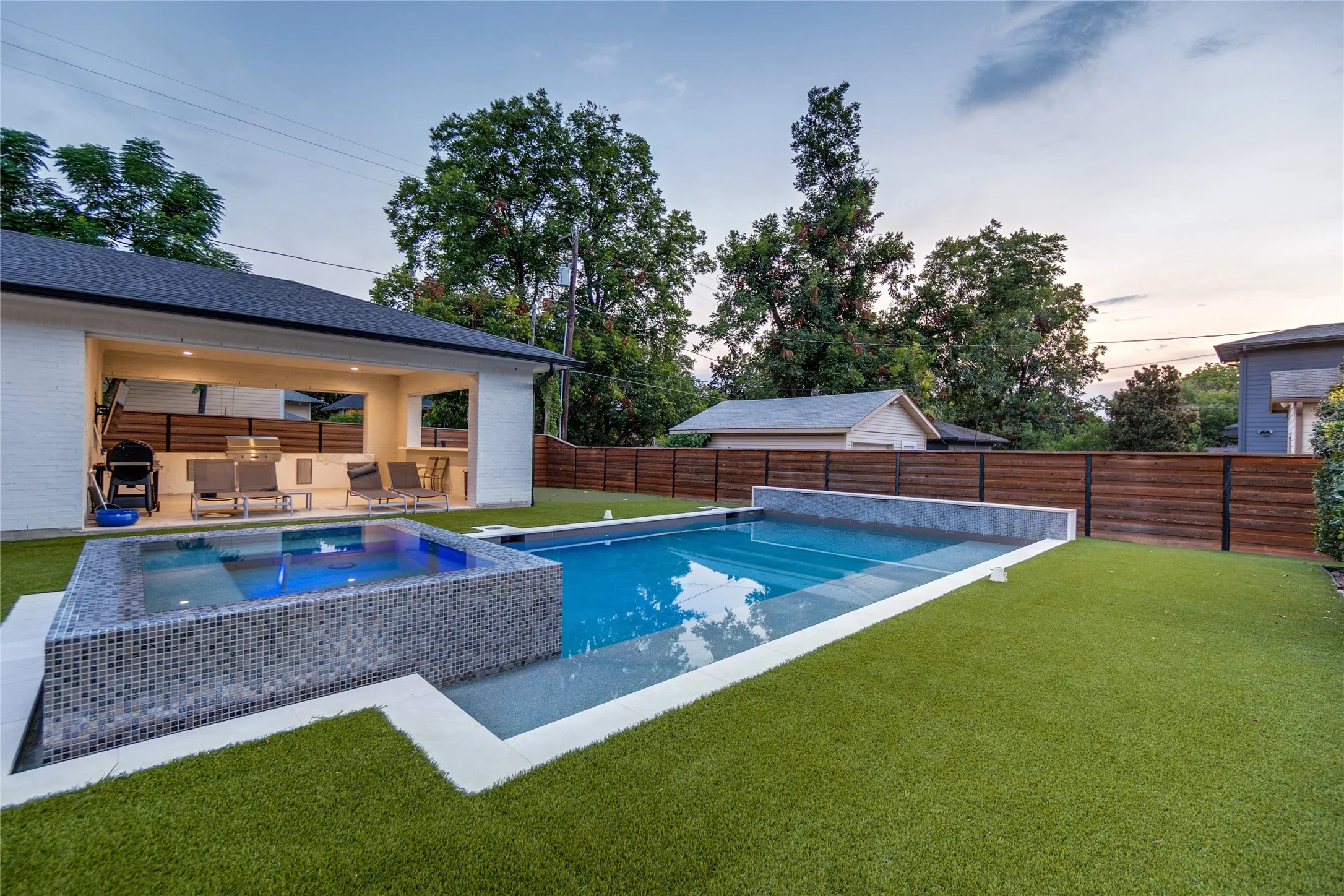 Single Family Residence For Sale in Dallas County , 5618 Goodwin Avenue, Dallas, Texas 75206, 3 Bedroom, 3 Bathroom, 2 Garage spaces, 4,169 Sqft, built in 2021, mls#21361627, Real Estate Agent in Dallas, Homes For Sale in Dallas county, Homes For Sale in Dallas, Realtor in Dallas Texas, Real Estate Brokerage Independent Realty Texas, Luminita Cordes Realtor