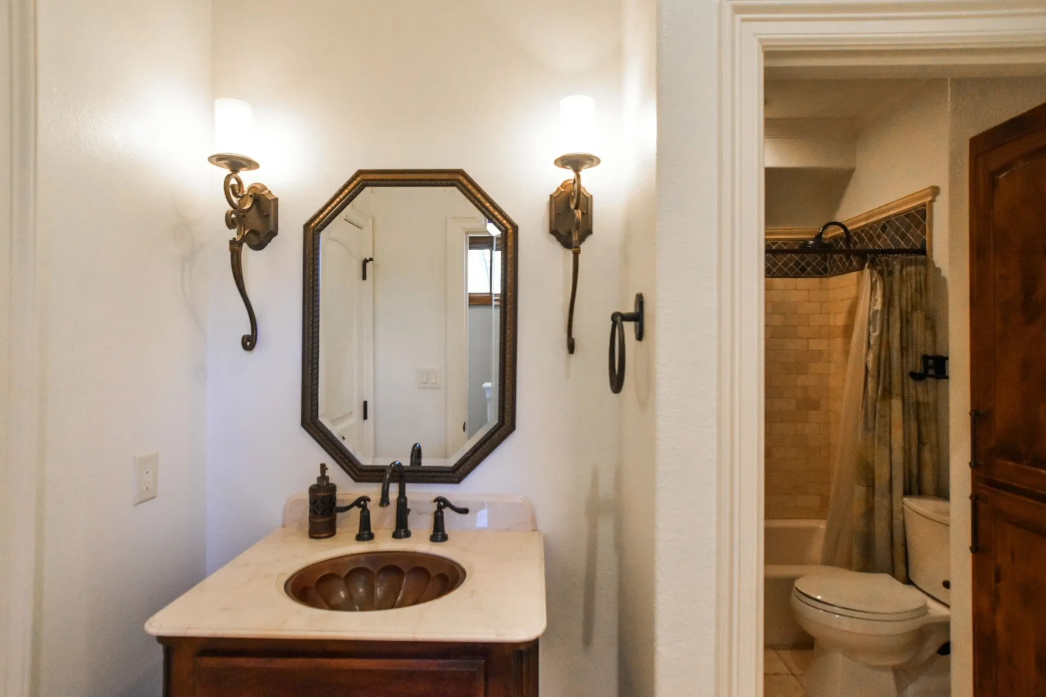 Single Family Residence For Rent in Collin County , 11845 Verona Court, Frisco, Texas 75035, 4 Bedroom, 4 Bathroom, 3 Garage spaces, 3,767 Sqft, built in 2010, mls#21359863, Real Estate Agent in Frisco, Homes For Rent in Collin county, Homes For Rent in Frisco, Realtor in Frisco Texas, Real Estate Brokerage Independent Realty Texas, Luminita Cordes Realtor