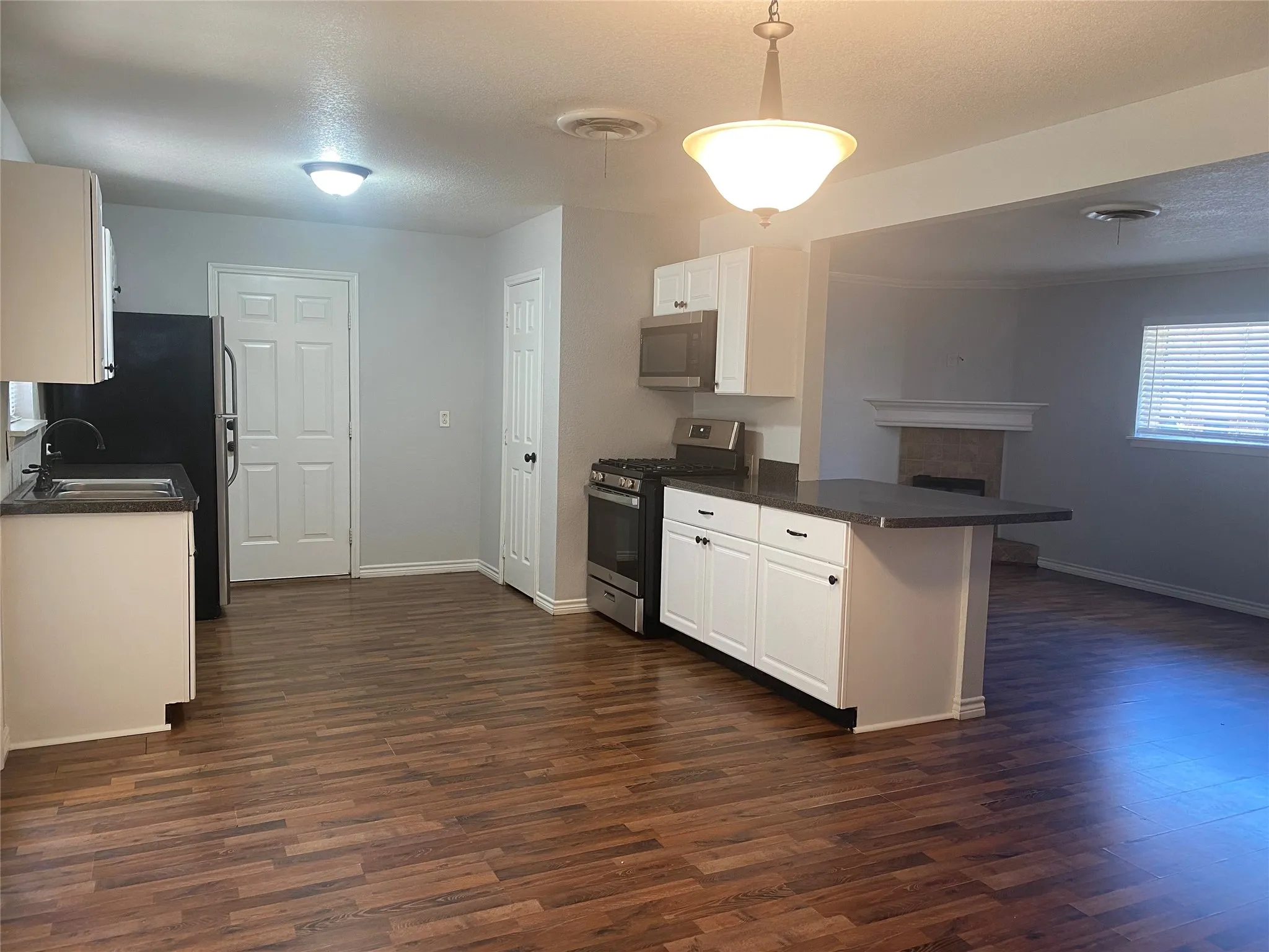 Single Family Residence For Rent in Parker County , 308 Case Street, Weatherford, Texas 76086, 3 Bedroom, 2 Bathroom, 2 Garage spaces, 1,242 Sqft, built in 1959, mls#21360781, Real Estate Agent in Weatherford, Homes For Rent in Parker county, Homes For Rent in Weatherford, Realtor in Weatherford Texas, Real Estate Brokerage Independent Realty Texas, Luminita Cordes Realtor