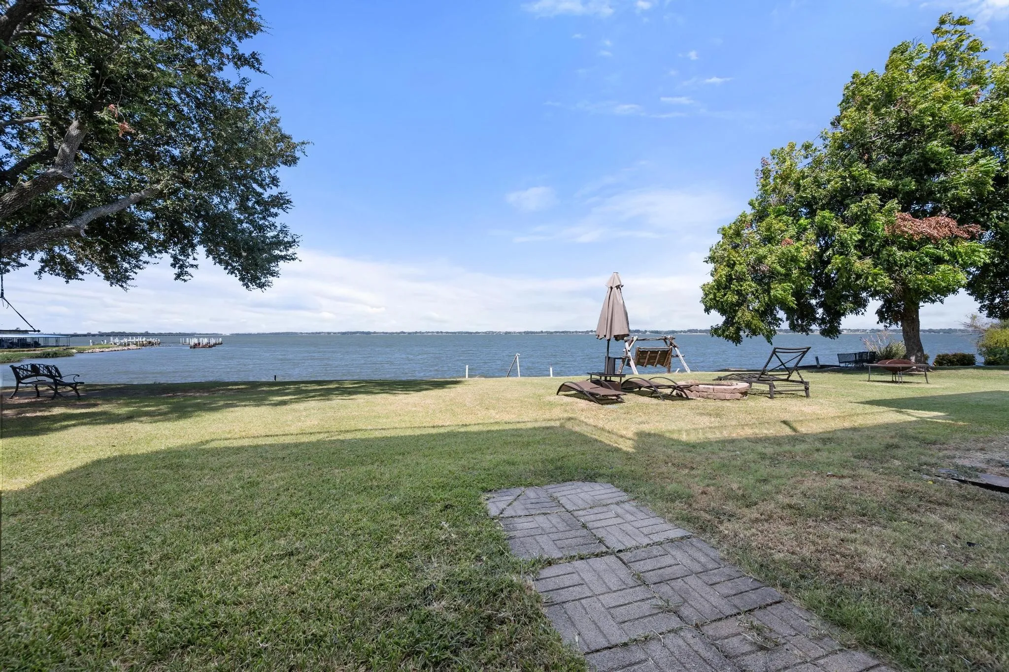 Townhouse For Rent in Rockwall County , 3928 Mediterranean Street, Rockwall, Texas 75087, 3 Bedroom, 4 Bathroom, Garage spaces, 1,771 Sqft, built in 1980, mls#21361313, Real Estate Agent in Rockwall, Homes For Rent in Rockwall county, Homes For Rent in Rockwall, Realtor in Rockwall Texas, Real Estate Brokerage Independent Realty Texas, Luminita Cordes Realtor