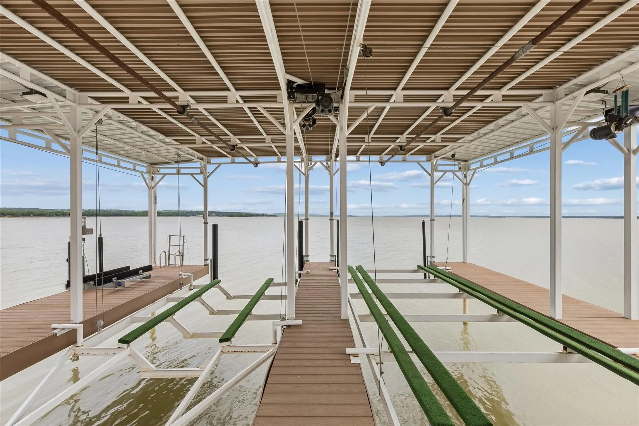 Single Family Residence For Sale in Wise County , 826 Cimmarron Bay Drive, Runaway Bay, Texas 76426, 4 Bedroom, 6 Bathroom, 2 Garage spaces, 8,078 Sqft, built in 2008, Price $2,249,500, mls#21352147, Real Estate Agent in Runaway Bay, Homes For Sale in Wise county, Homes For Sale in Runaway Bay, Realtor in Runaway Bay Texas, Real Estate Brokerage Independent Realty Texas, Luminita Cordes Realtor