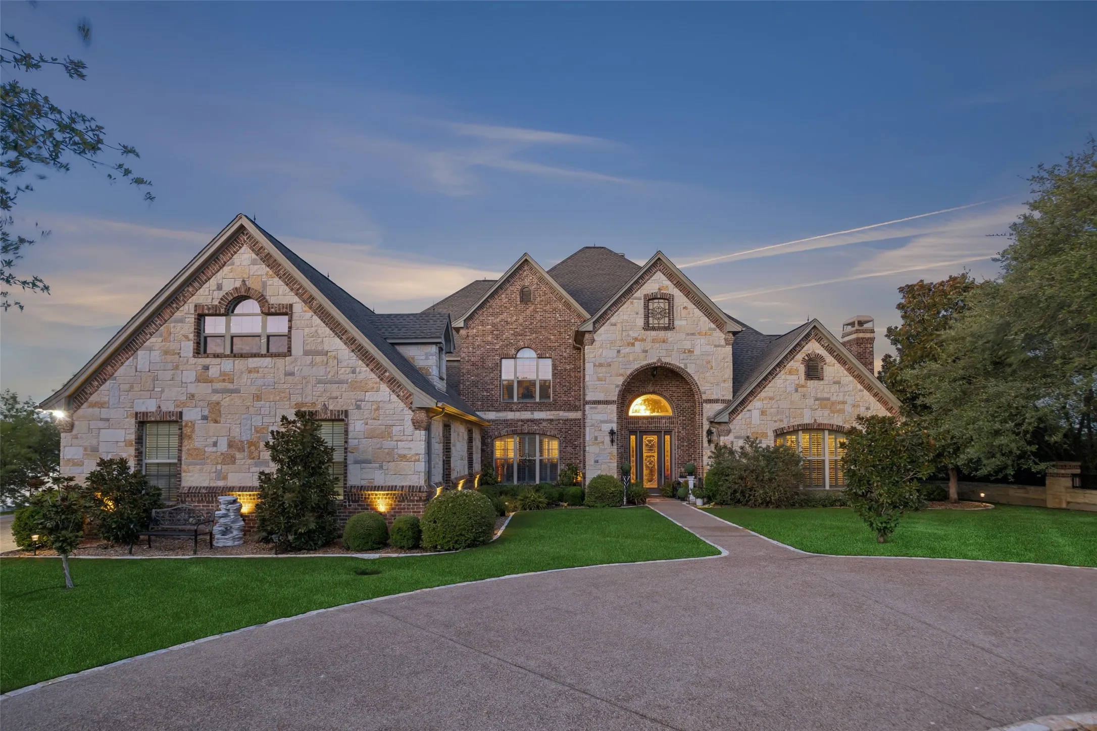 Single Family Residence For Sale in Wise County , 826 Cimmarron Bay Drive, Runaway Bay, Texas 76426, 4 Bedroom, 6 Bathroom, 2 Garage spaces, 8,078 Sqft, built in 2008, Price $2,249,500, mls#21352147, Real Estate Agent in Runaway Bay, Homes For Sale in Wise county, Homes For Sale in Runaway Bay, Realtor in Runaway Bay Texas, Real Estate Brokerage Independent Realty Texas, Luminita Cordes Realtor