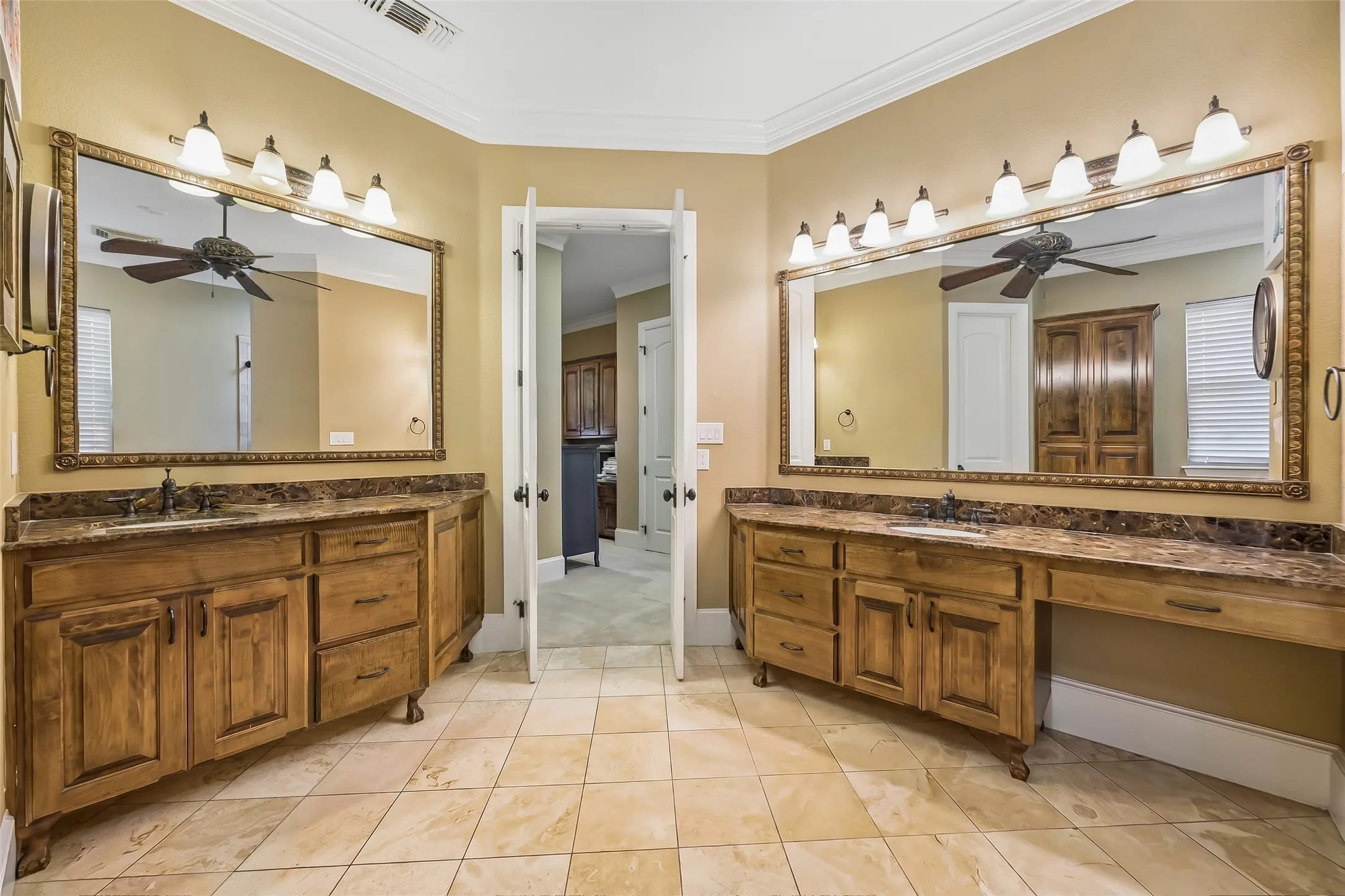 Single Family Residence For Sale in Wise County , 826 Cimmarron Bay Drive, Runaway Bay, Texas 76426, 4 Bedroom, 6 Bathroom, 2 Garage spaces, 8,078 Sqft, built in 2008, Price $2,249,500, mls#21352147, Real Estate Agent in Runaway Bay, Homes For Sale in Wise county, Homes For Sale in Runaway Bay, Realtor in Runaway Bay Texas, Real Estate Brokerage Independent Realty Texas, Luminita Cordes Realtor