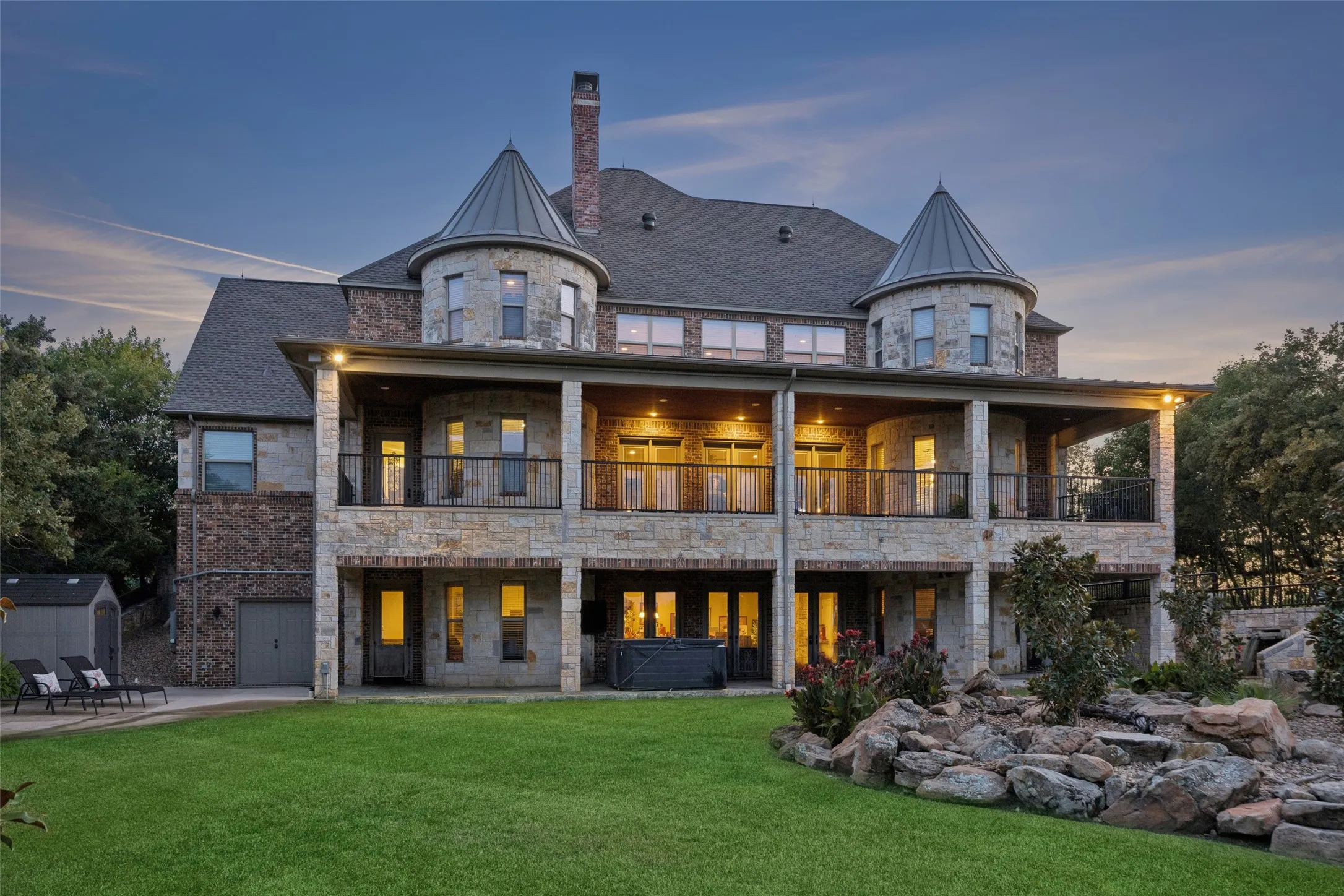 Single Family Residence For Sale in Wise County , 826 Cimmarron Bay Drive, Runaway Bay, Texas 76426, 4 Bedroom, 6 Bathroom, 2 Garage spaces, 8,078 Sqft, built in 2008, Price $2,249,500, mls#21352147, Real Estate Agent in Runaway Bay, Homes For Sale in Wise county, Homes For Sale in Runaway Bay, Realtor in Runaway Bay Texas, Real Estate Brokerage Independent Realty Texas, Luminita Cordes Realtor