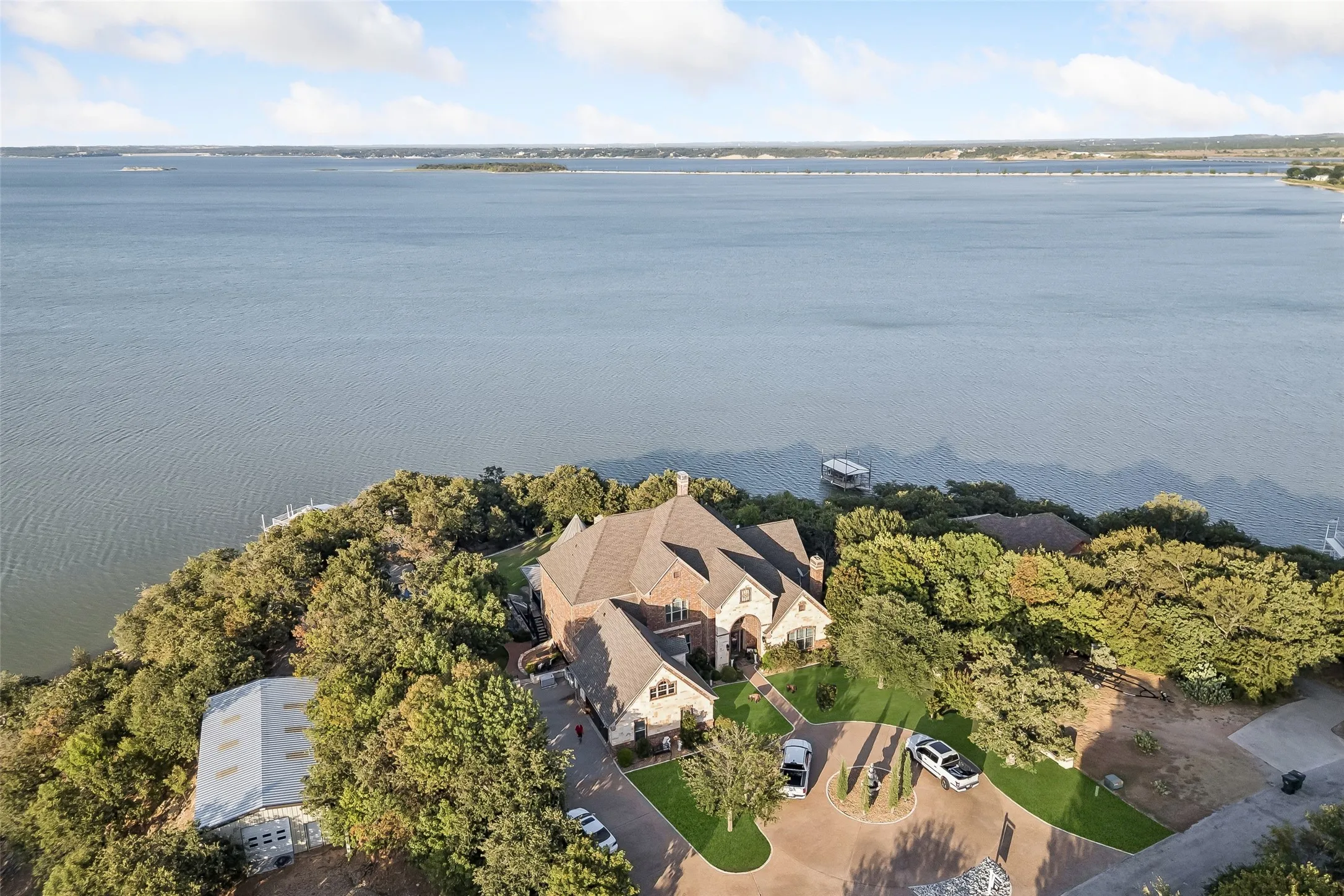 Single Family Residence For Sale in Wise County , 826 Cimmarron Bay Drive, Runaway Bay, Texas 76426, 4 Bedroom, 6 Bathroom, 2 Garage spaces, 8,078 Sqft, built in 2008, Price $2,249,500, mls#21352147, Real Estate Agent in Runaway Bay, Homes For Sale in Wise county, Homes For Sale in Runaway Bay, Realtor in Runaway Bay Texas, Real Estate Brokerage Independent Realty Texas, Luminita Cordes Realtor