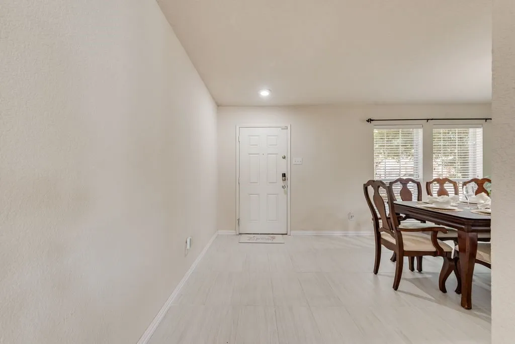 Single Family Residence For Sale in Tarrant County , 9208 Conestoga Drive, Fort Worth, Texas 76131, 4 Bedroom, 3 Bathroom, 2 Garage spaces, 2,620 Sqft, built in 2006, mls#21361650, Real Estate Agent in Fort Worth, Homes For Sale in Tarrant county, Homes For Sale in Fort Worth, Realtor in Fort Worth Texas, Real Estate Brokerage Independent Realty Texas, Luminita Cordes Realtor