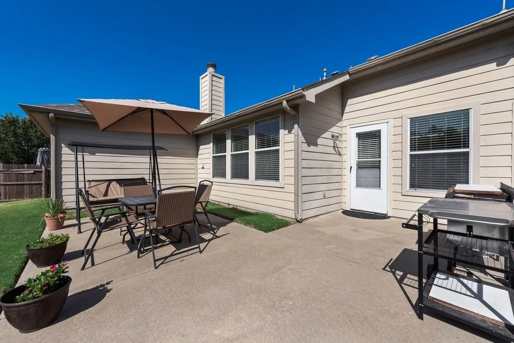 Single Family Residence For Sale in Tarrant County , 9208 Conestoga Drive, Fort Worth, Texas 76131, 4 Bedroom, 3 Bathroom, 2 Garage spaces, 2,620 Sqft, built in 2006, mls#21361650, Real Estate Agent in Fort Worth, Homes For Sale in Tarrant county, Homes For Sale in Fort Worth, Realtor in Fort Worth Texas, Real Estate Brokerage Independent Realty Texas, Luminita Cordes Realtor