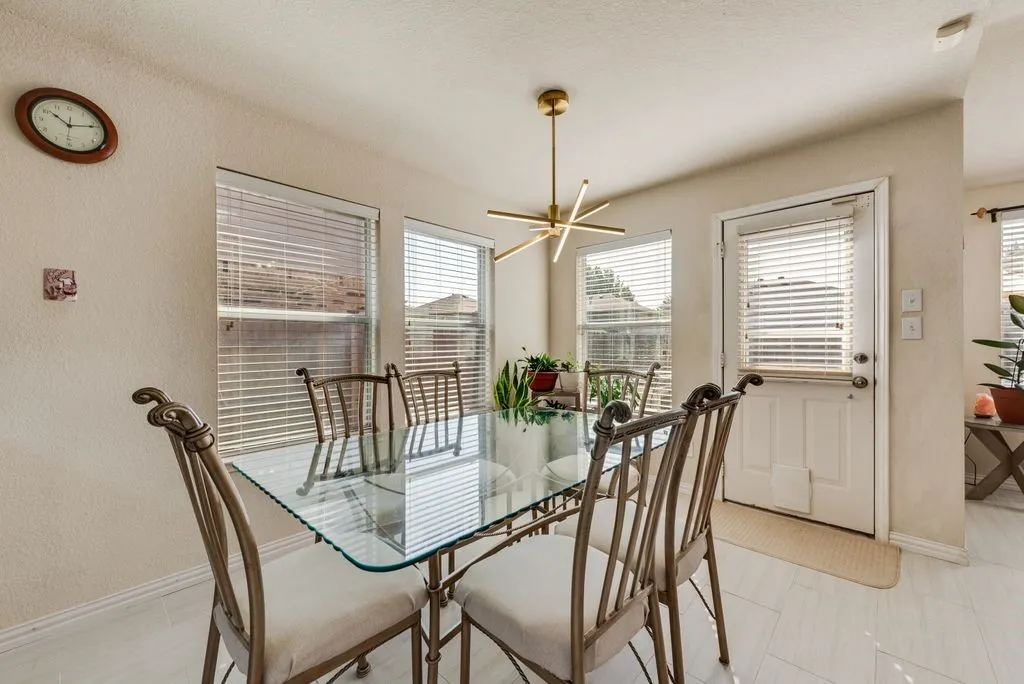 Single Family Residence For Sale in Tarrant County , 9208 Conestoga Drive, Fort Worth, Texas 76131, 4 Bedroom, 3 Bathroom, 2 Garage spaces, 2,620 Sqft, built in 2006, mls#21361650, Real Estate Agent in Fort Worth, Homes For Sale in Tarrant county, Homes For Sale in Fort Worth, Realtor in Fort Worth Texas, Real Estate Brokerage Independent Realty Texas, Luminita Cordes Realtor