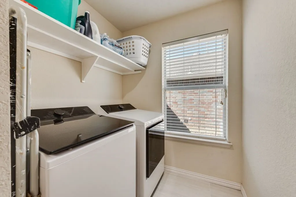 Single Family Residence For Sale in Tarrant County , 9208 Conestoga Drive, Fort Worth, Texas 76131, 4 Bedroom, 3 Bathroom, 2 Garage spaces, 2,620 Sqft, built in 2006, mls#21361650, Real Estate Agent in Fort Worth, Homes For Sale in Tarrant county, Homes For Sale in Fort Worth, Realtor in Fort Worth Texas, Real Estate Brokerage Independent Realty Texas, Luminita Cordes Realtor