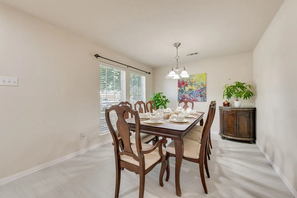 Single Family Residence For Sale in Tarrant County , 9208 Conestoga Drive, Fort Worth, Texas 76131, 4 Bedroom, 3 Bathroom, 2 Garage spaces, 2,620 Sqft, built in 2006, mls#21361650, Real Estate Agent in Fort Worth, Homes For Sale in Tarrant county, Homes For Sale in Fort Worth, Realtor in Fort Worth Texas, Real Estate Brokerage Independent Realty Texas, Luminita Cordes Realtor