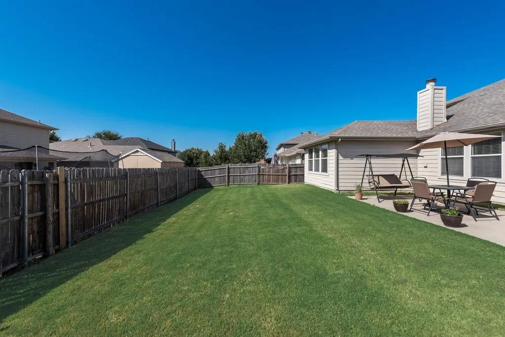 Single Family Residence For Sale in Tarrant County , 9208 Conestoga Drive, Fort Worth, Texas 76131, 4 Bedroom, 3 Bathroom, 2 Garage spaces, 2,620 Sqft, built in 2006, mls#21361650, Real Estate Agent in Fort Worth, Homes For Sale in Tarrant county, Homes For Sale in Fort Worth, Realtor in Fort Worth Texas, Real Estate Brokerage Independent Realty Texas, Luminita Cordes Realtor