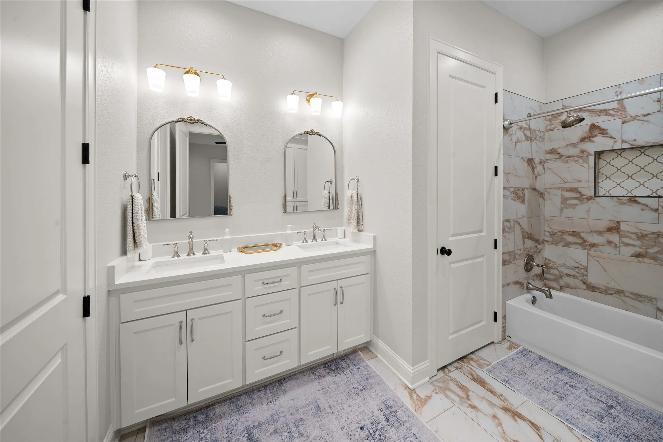 Single Family Residence For Sale in Smith County , 15373 Lakeside Drive, Tyler, Texas 75707, 4 Bedroom, 4 Bathroom, 2 Garage spaces, 2,869 Sqft, built in 2022, Price $699,000, mls#21344786, Real Estate Agent in Tyler, Homes For Sale in Smith county, Homes For Sale in Tyler, Realtor in Tyler Texas, Real Estate Brokerage Independent Realty Texas, Luminita Cordes Realtor