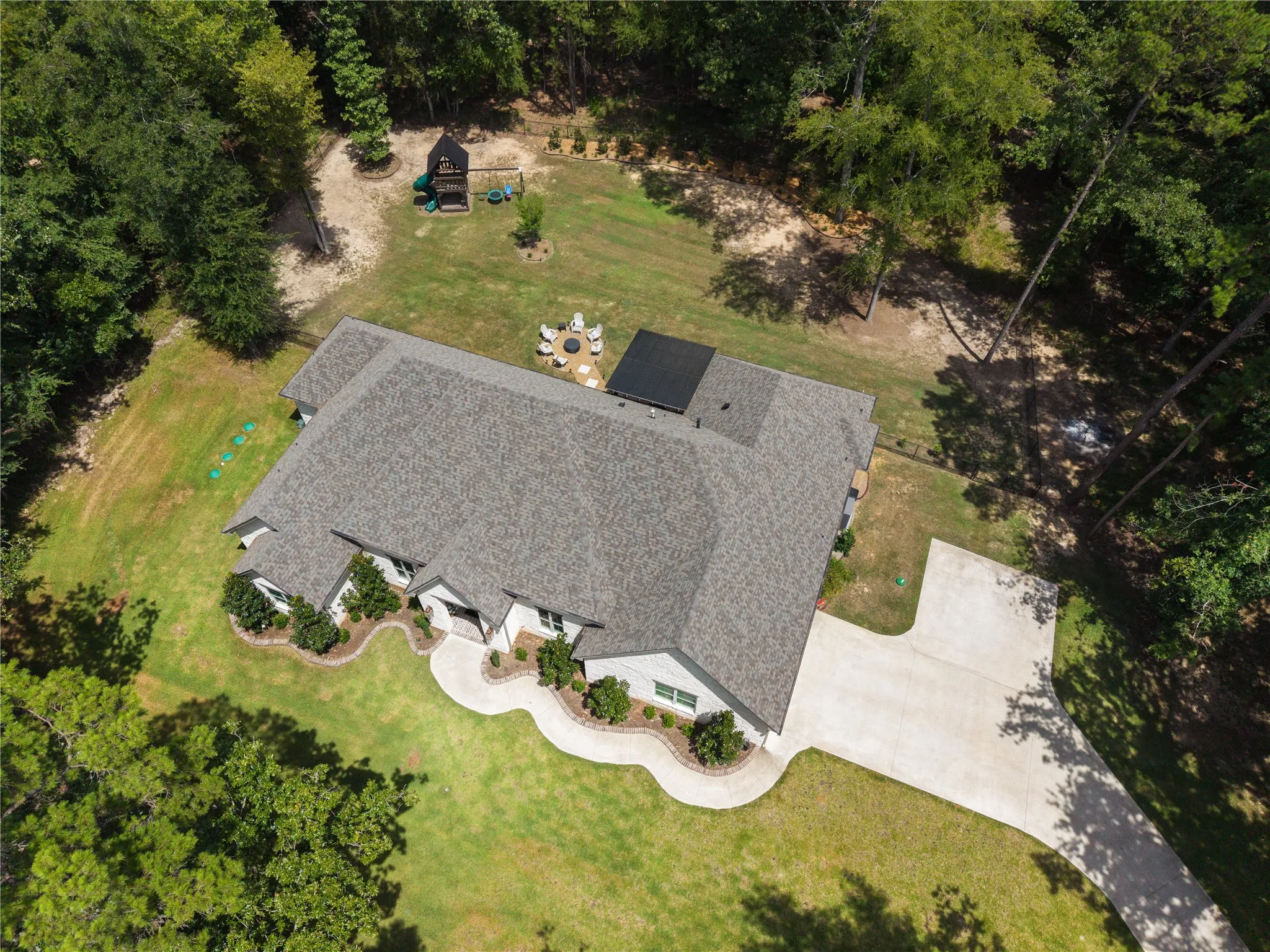Single Family Residence For Sale in Smith County , 15373 Lakeside Drive, Tyler, Texas 75707, 4 Bedroom, 4 Bathroom, 2 Garage spaces, 2,869 Sqft, built in 2022, Price $699,000, mls#21344786, Real Estate Agent in Tyler, Homes For Sale in Smith county, Homes For Sale in Tyler, Realtor in Tyler Texas, Real Estate Brokerage Independent Realty Texas, Luminita Cordes Realtor