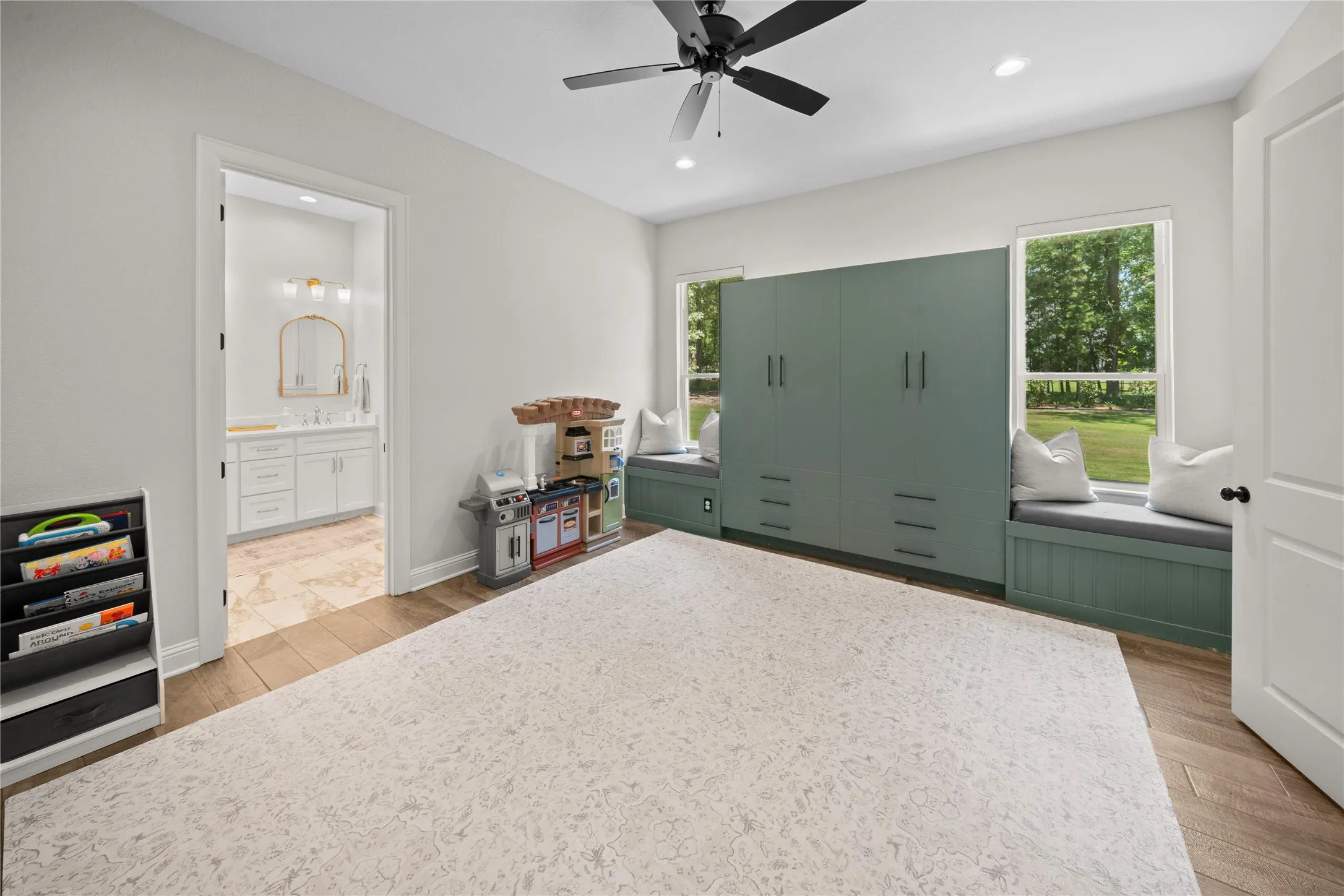 Single Family Residence For Sale in Smith County , 15373 Lakeside Drive, Tyler, Texas 75707, 4 Bedroom, 4 Bathroom, 2 Garage spaces, 2,869 Sqft, built in 2022, Price $699,000, mls#21344786, Real Estate Agent in Tyler, Homes For Sale in Smith county, Homes For Sale in Tyler, Realtor in Tyler Texas, Real Estate Brokerage Independent Realty Texas, Luminita Cordes Realtor