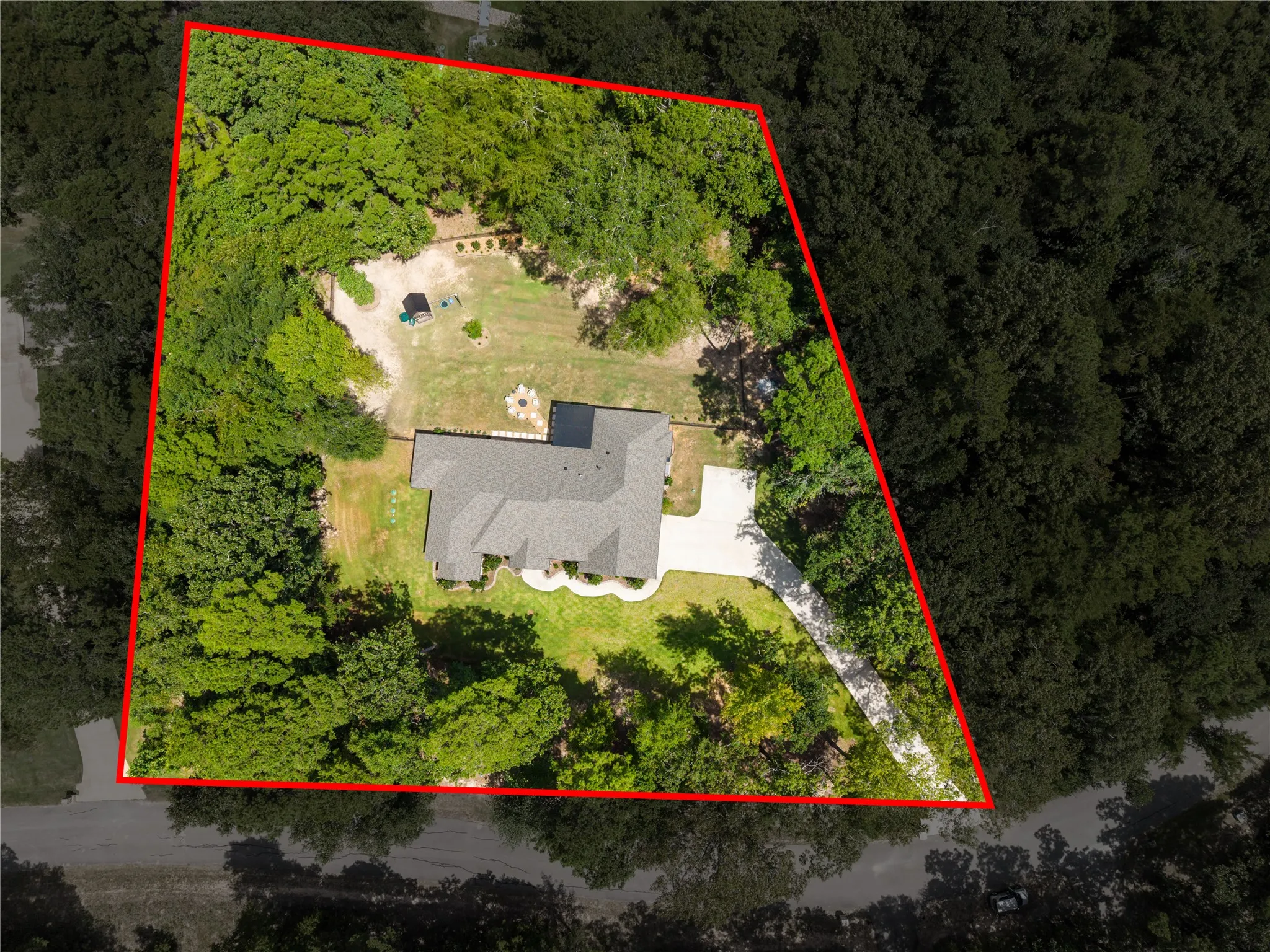 Single Family Residence For Sale in Smith County , 15373 Lakeside Drive, Tyler, Texas 75707, 4 Bedroom, 4 Bathroom, 2 Garage spaces, 2,869 Sqft, built in 2022, Price $699,000, mls#21344786, Real Estate Agent in Tyler, Homes For Sale in Smith county, Homes For Sale in Tyler, Realtor in Tyler Texas, Real Estate Brokerage Independent Realty Texas, Luminita Cordes Realtor