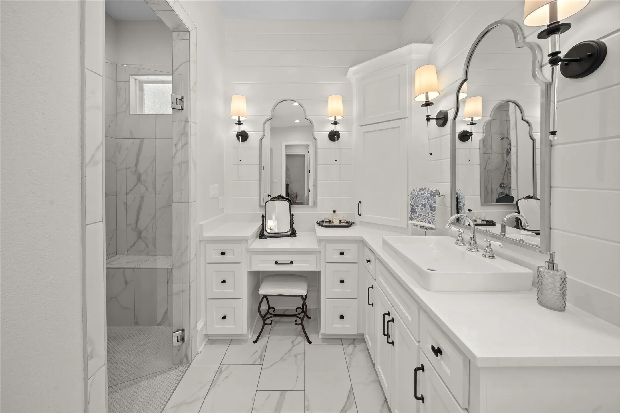 Single Family Residence For Sale in Smith County , 15373 Lakeside Drive, Tyler, Texas 75707, 4 Bedroom, 4 Bathroom, 2 Garage spaces, 2,869 Sqft, built in 2022, Price $699,000, mls#21344786, Real Estate Agent in Tyler, Homes For Sale in Smith county, Homes For Sale in Tyler, Realtor in Tyler Texas, Real Estate Brokerage Independent Realty Texas, Luminita Cordes Realtor