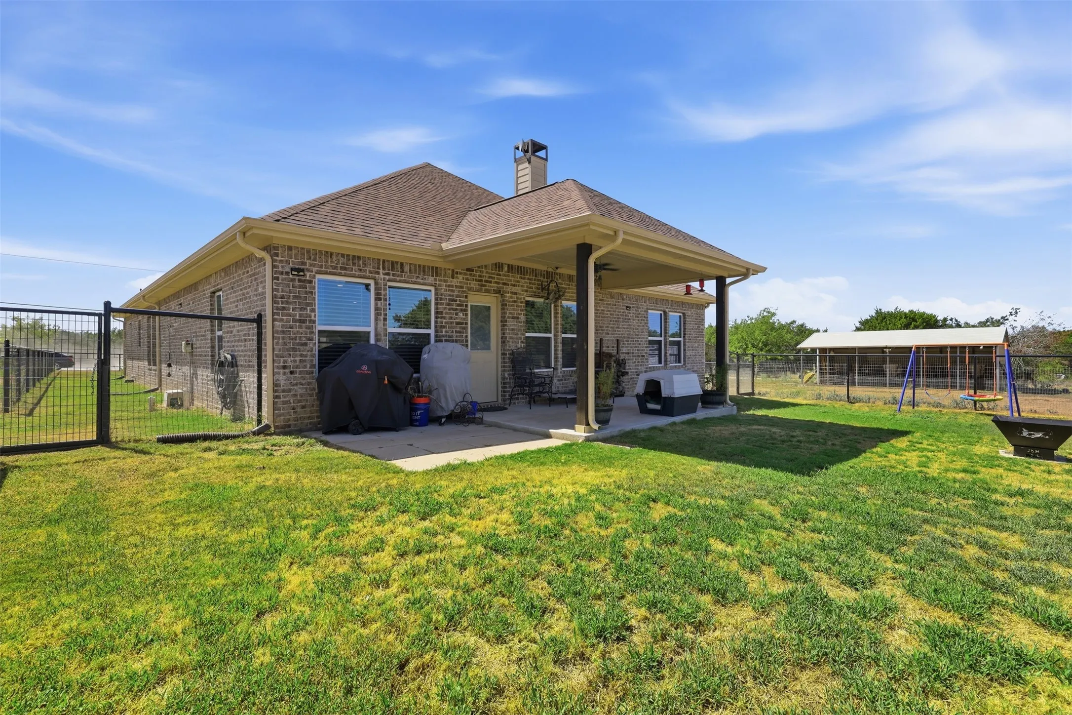 Single Family Residence For Sale in Johnson County , 328 Ridge Drive N, Cleburne, Texas 76033, 4 Bedroom, 2 Bathroom, 2 Garage spaces, 2,126 Sqft, built in 2022, mls#21361518, Real Estate Agent in Cleburne, Homes For Sale in Johnson county, Homes For Sale in Cleburne, Realtor in Cleburne Texas, Real Estate Brokerage Independent Realty Texas, Luminita Cordes Realtor