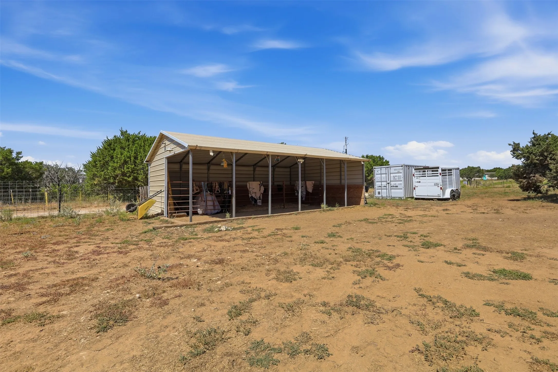Single Family Residence For Sale in Johnson County , 328 Ridge Drive N, Cleburne, Texas 76033, 4 Bedroom, 2 Bathroom, 2 Garage spaces, 2,126 Sqft, built in 2022, mls#21361518, Real Estate Agent in Cleburne, Homes For Sale in Johnson county, Homes For Sale in Cleburne, Realtor in Cleburne Texas, Real Estate Brokerage Independent Realty Texas, Luminita Cordes Realtor
