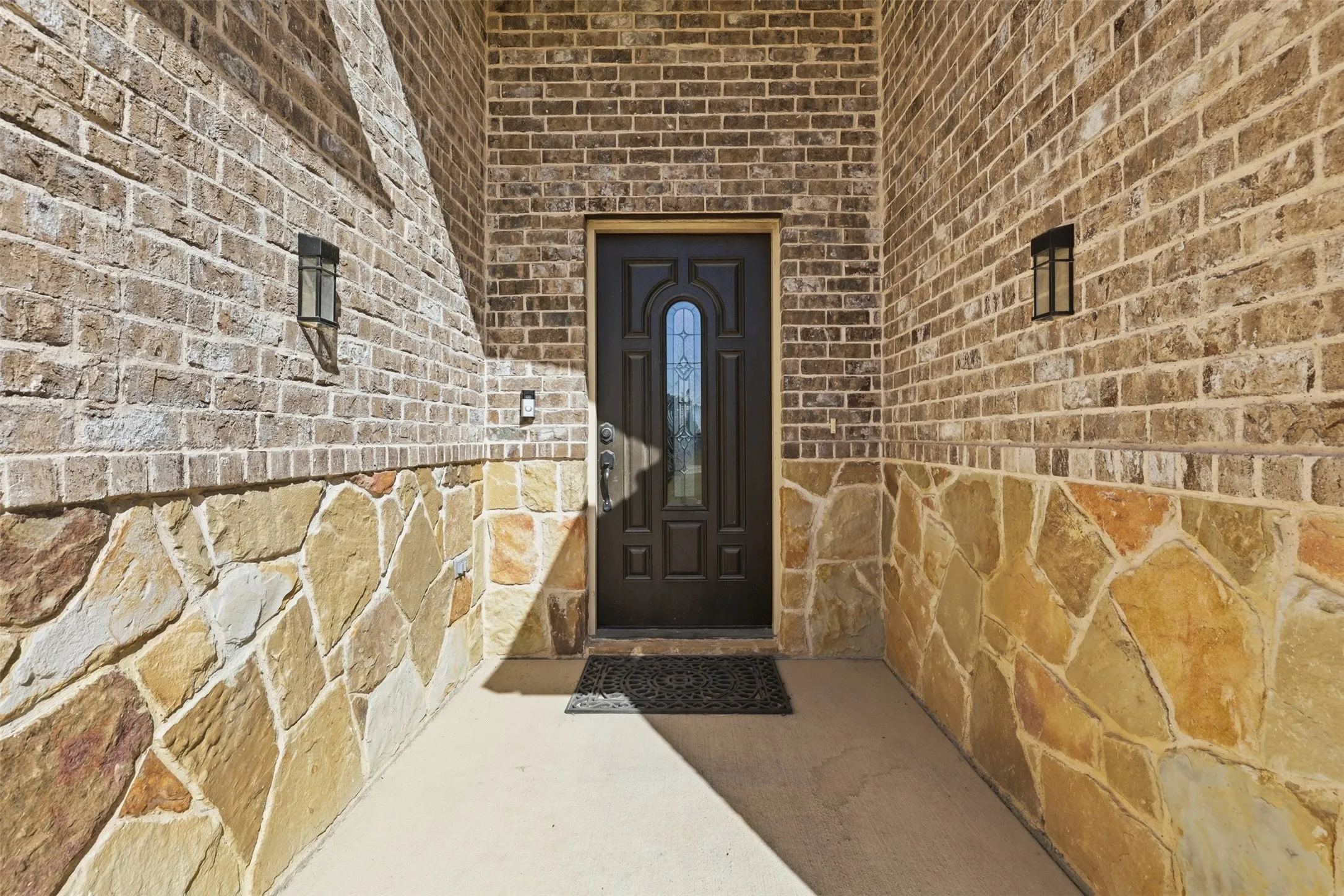 Single Family Residence For Sale in Johnson County , 328 Ridge Drive N, Cleburne, Texas 76033, 4 Bedroom, 2 Bathroom, 2 Garage spaces, 2,126 Sqft, built in 2022, mls#21361518, Real Estate Agent in Cleburne, Homes For Sale in Johnson county, Homes For Sale in Cleburne, Realtor in Cleburne Texas, Real Estate Brokerage Independent Realty Texas, Luminita Cordes Realtor