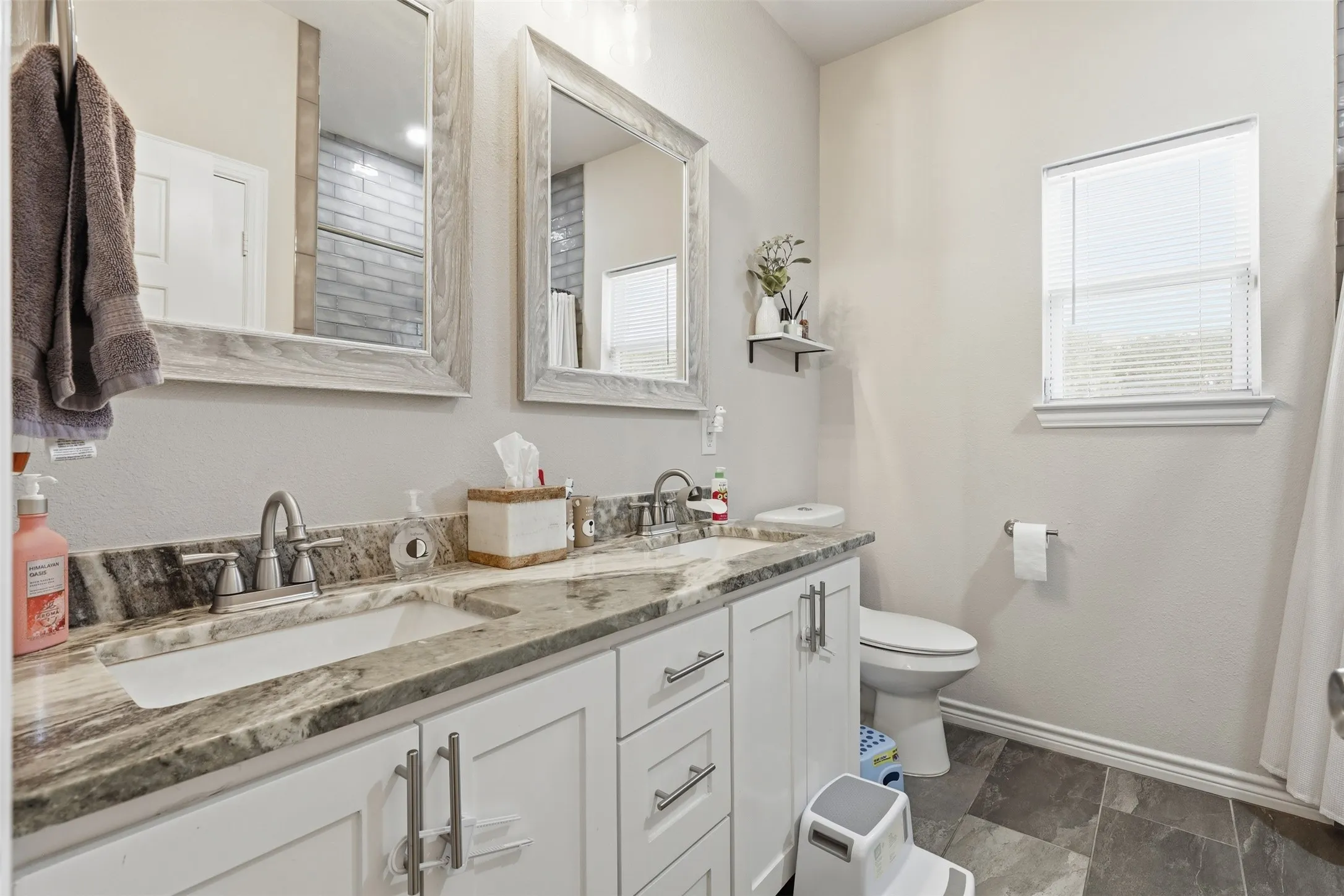 Single Family Residence For Sale in Johnson County , 328 Ridge Drive N, Cleburne, Texas 76033, 4 Bedroom, 2 Bathroom, 2 Garage spaces, 2,126 Sqft, built in 2022, mls#21361518, Real Estate Agent in Cleburne, Homes For Sale in Johnson county, Homes For Sale in Cleburne, Realtor in Cleburne Texas, Real Estate Brokerage Independent Realty Texas, Luminita Cordes Realtor