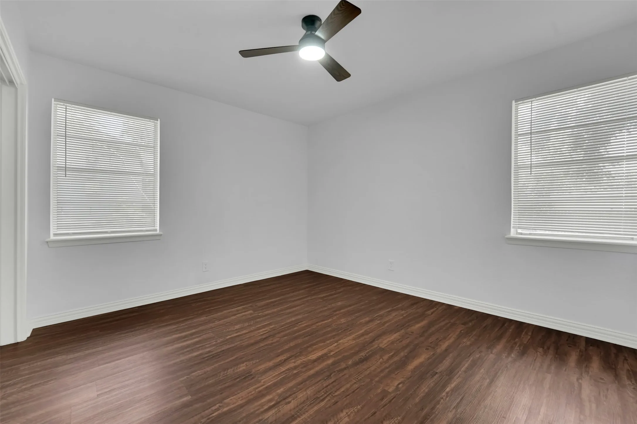 Single Family Residence For Sale in Dallas County , 510 Pleasant Valley Road, Garland, Texas 75040, 3 Bedroom, 2 Bathroom, 2 Garage spaces, 1,174 Sqft, built in 1960, mls#21348112, Real Estate Agent in Garland, Homes For Sale in Dallas county, Homes For Sale in Garland, Realtor in Garland Texas, Real Estate Brokerage Independent Realty Texas, Luminita Cordes Realtor