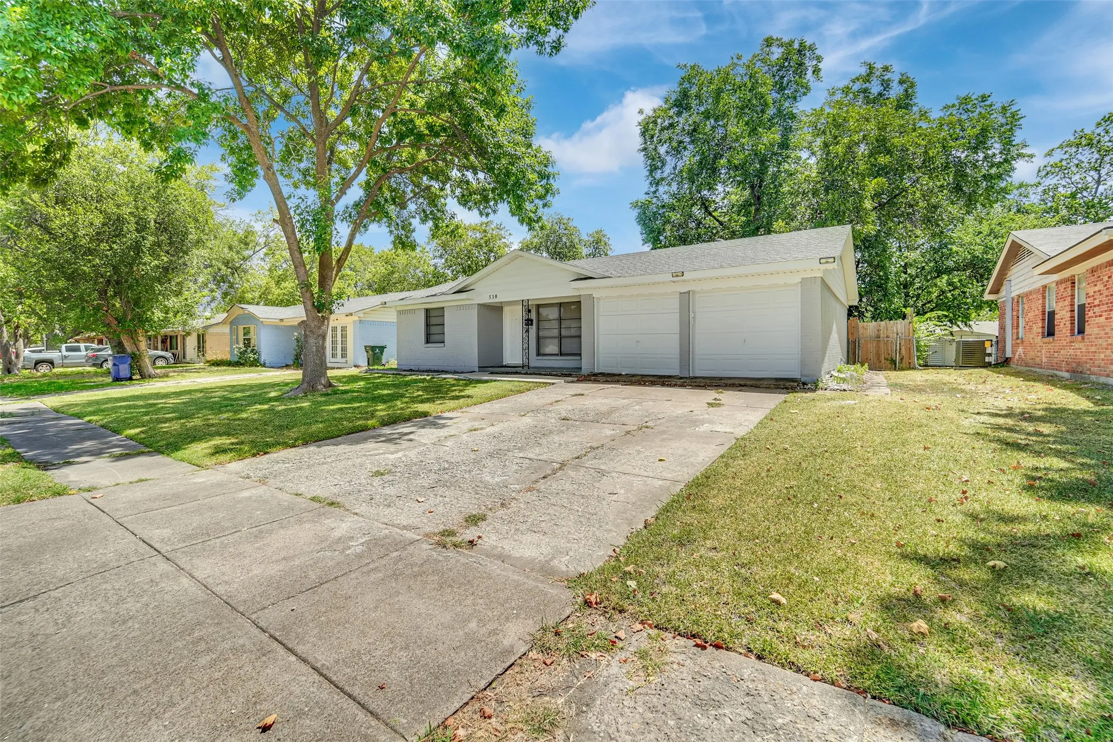 Single Family Residence For Sale in Dallas County , 510 Pleasant Valley Road, Garland, Texas 75040, 3 Bedroom, 2 Bathroom, 2 Garage spaces, 1,174 Sqft, built in 1960, mls#21348112, Real Estate Agent in Garland, Homes For Sale in Dallas county, Homes For Sale in Garland, Realtor in Garland Texas, Real Estate Brokerage Independent Realty Texas, Luminita Cordes Realtor
