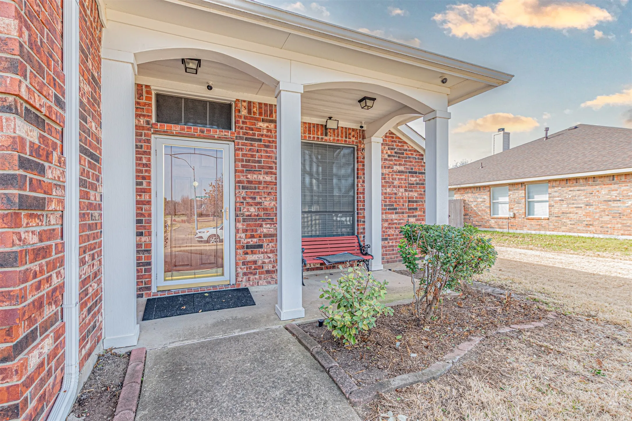 Single Family Residence For Sale in Dallas County , 2812 Preston Creek, Mesquite, Texas 75181, 3 Bedroom, 2 Bathroom, 2 Garage spaces, 2,002 Sqft, built in 1999, mls#21361527, Real Estate Agent in Mesquite, Homes For Sale in Dallas county, Homes For Sale in Mesquite, Realtor in Mesquite Texas, Real Estate Brokerage Independent Realty Texas, Luminita Cordes Realtor