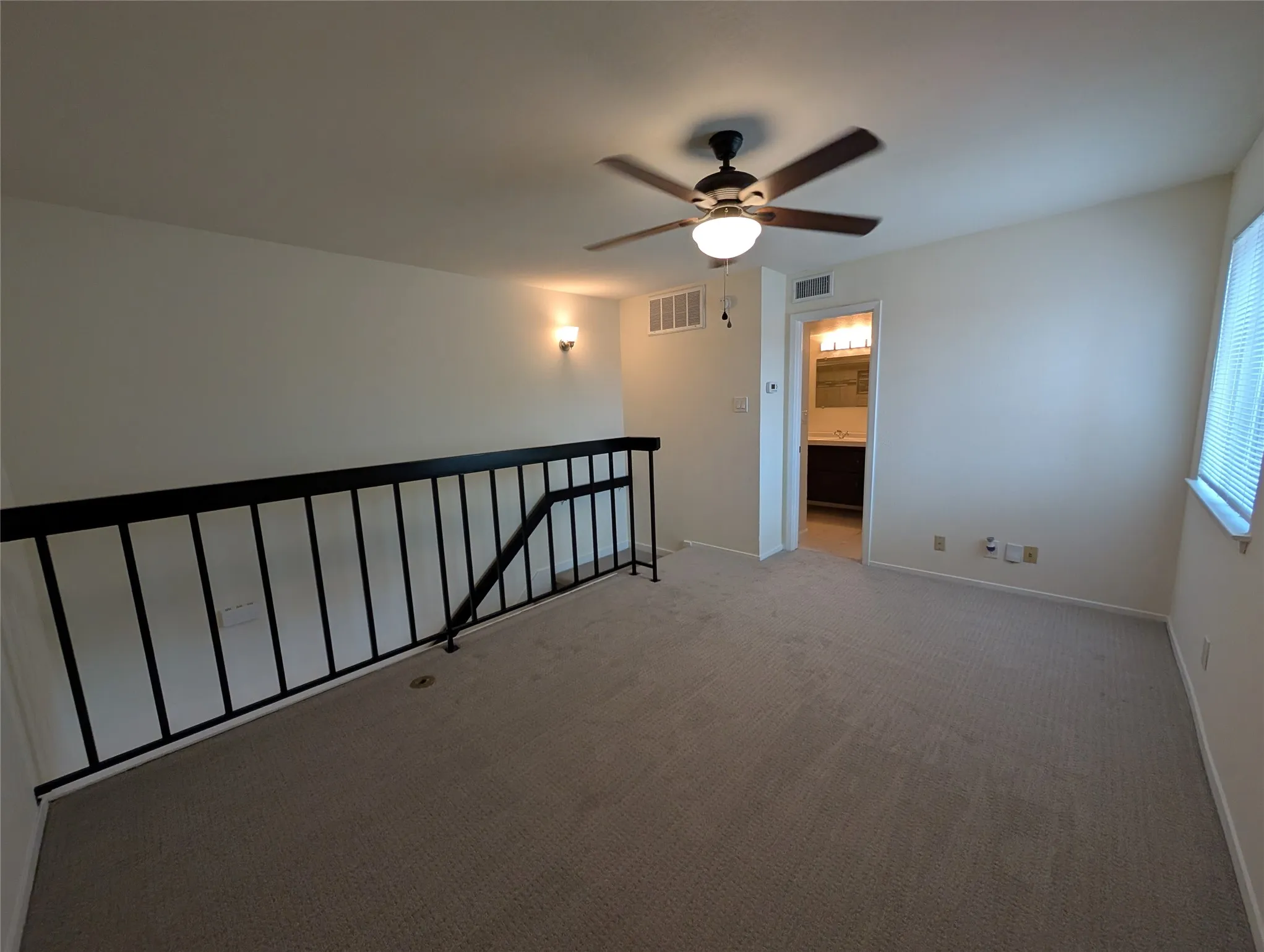 Condominium For Rent in Dallas County , 5200 Martel Avenue 11N, Dallas, Texas 75206, 1 Bedroom, 2 Bathroom, 1 Garage spaces, 837 Sqft, built in 1981, mls#21361788, Real Estate Agent in Dallas, Homes For Rent in Dallas county, Homes For Rent in Dallas, Realtor in Dallas Texas, Real Estate Brokerage Independent Realty Texas, Luminita Cordes Realtor