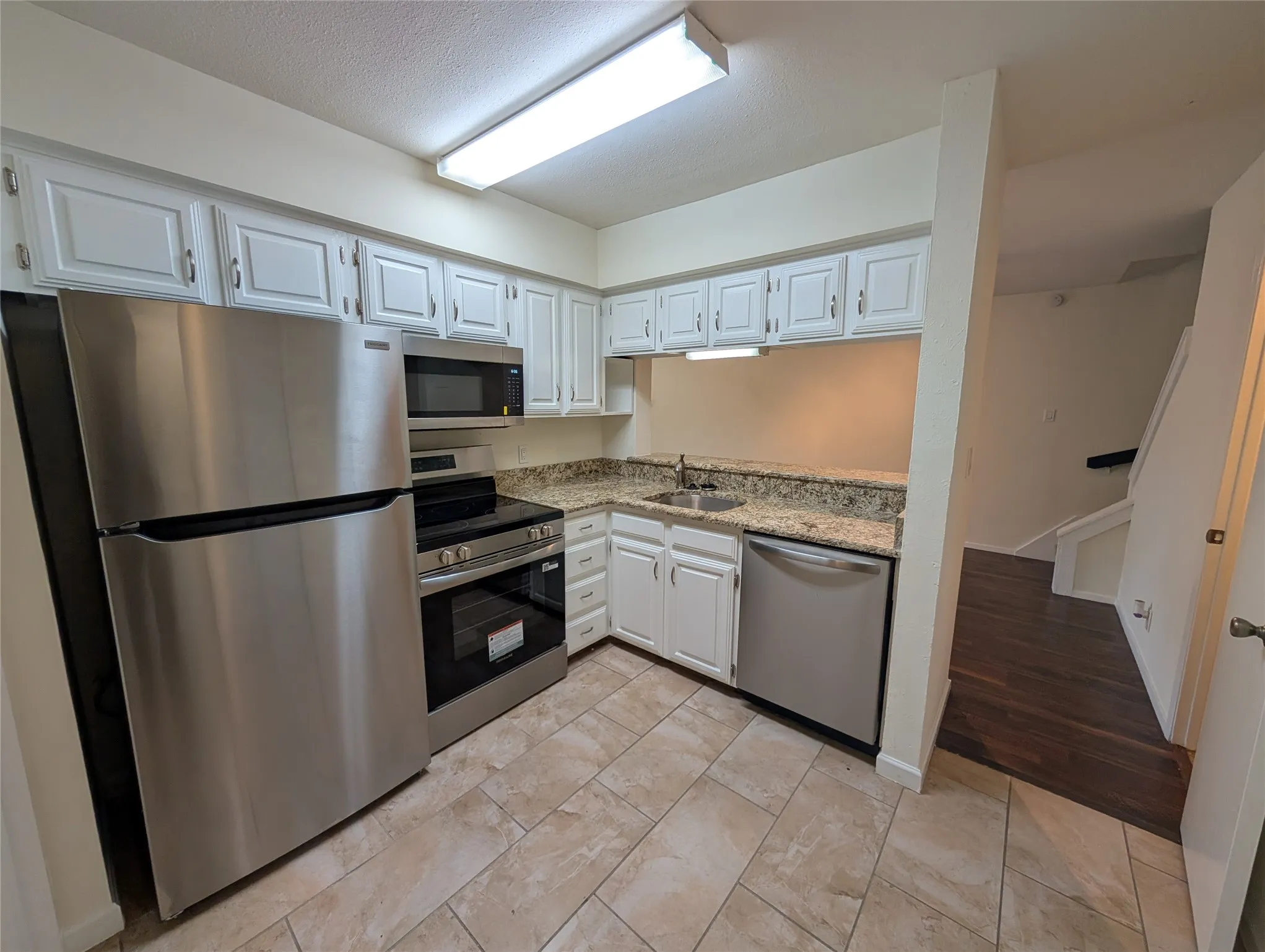 Condominium For Rent in Dallas County , 5200 Martel Avenue 11N, Dallas, Texas 75206, 1 Bedroom, 2 Bathroom, 1 Garage spaces, 837 Sqft, built in 1981, mls#21361788, Real Estate Agent in Dallas, Homes For Rent in Dallas county, Homes For Rent in Dallas, Realtor in Dallas Texas, Real Estate Brokerage Independent Realty Texas, Luminita Cordes Realtor
