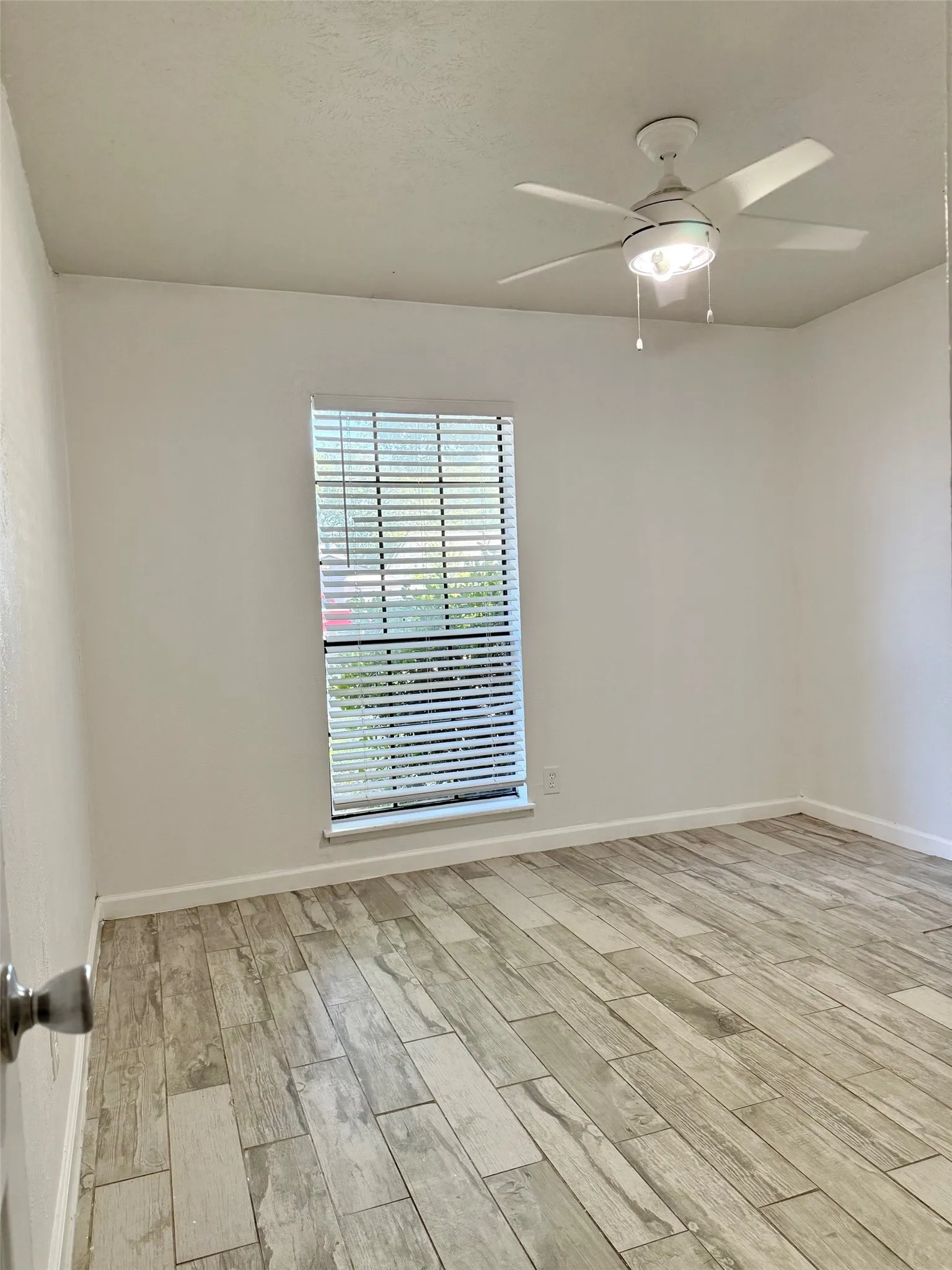 Single Family Residence For Rent in Collin County , 545 Oldbridge Drive, Allen, Texas 75002, 4 Bedroom, 2 Bathroom, 2 Garage spaces, 1,333 Sqft, built in 1976, Price $2,300, mls#21361024, Real Estate Agent in Allen, Homes For Rent in Collin county, Homes For Rent in Allen, Realtor in Allen Texas, Real Estate Brokerage Independent Realty Texas, Luminita Cordes Realtor