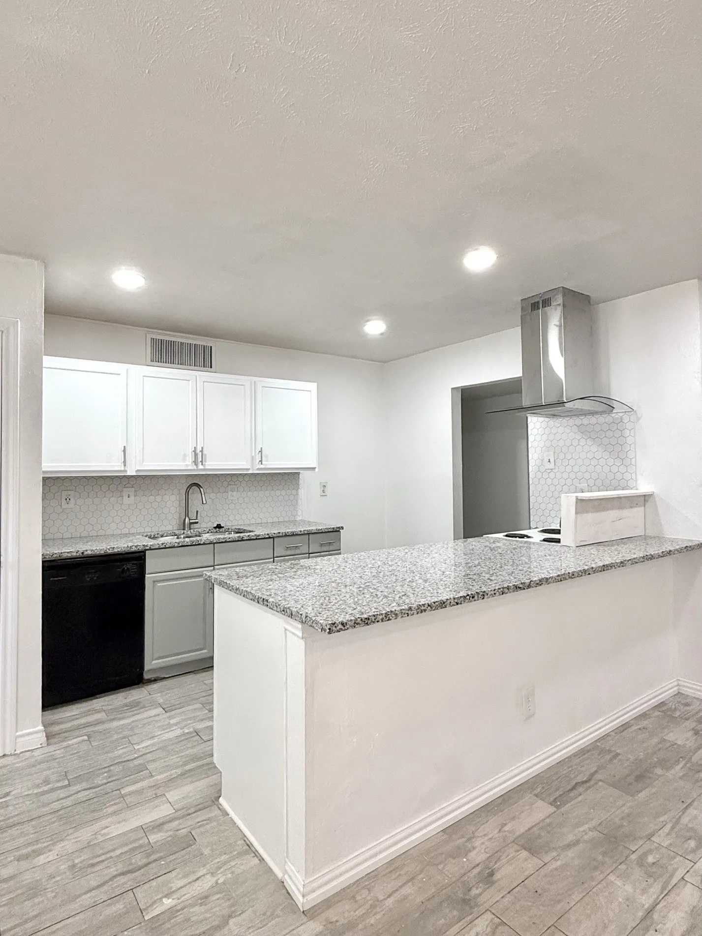 Single Family Residence For Rent in Collin County , 545 Oldbridge Drive, Allen, Texas 75002, 4 Bedroom, 2 Bathroom, 2 Garage spaces, 1,333 Sqft, built in 1976, Price $2,300, mls#21361024, Real Estate Agent in Allen, Homes For Rent in Collin county, Homes For Rent in Allen, Realtor in Allen Texas, Real Estate Brokerage Independent Realty Texas, Luminita Cordes Realtor
