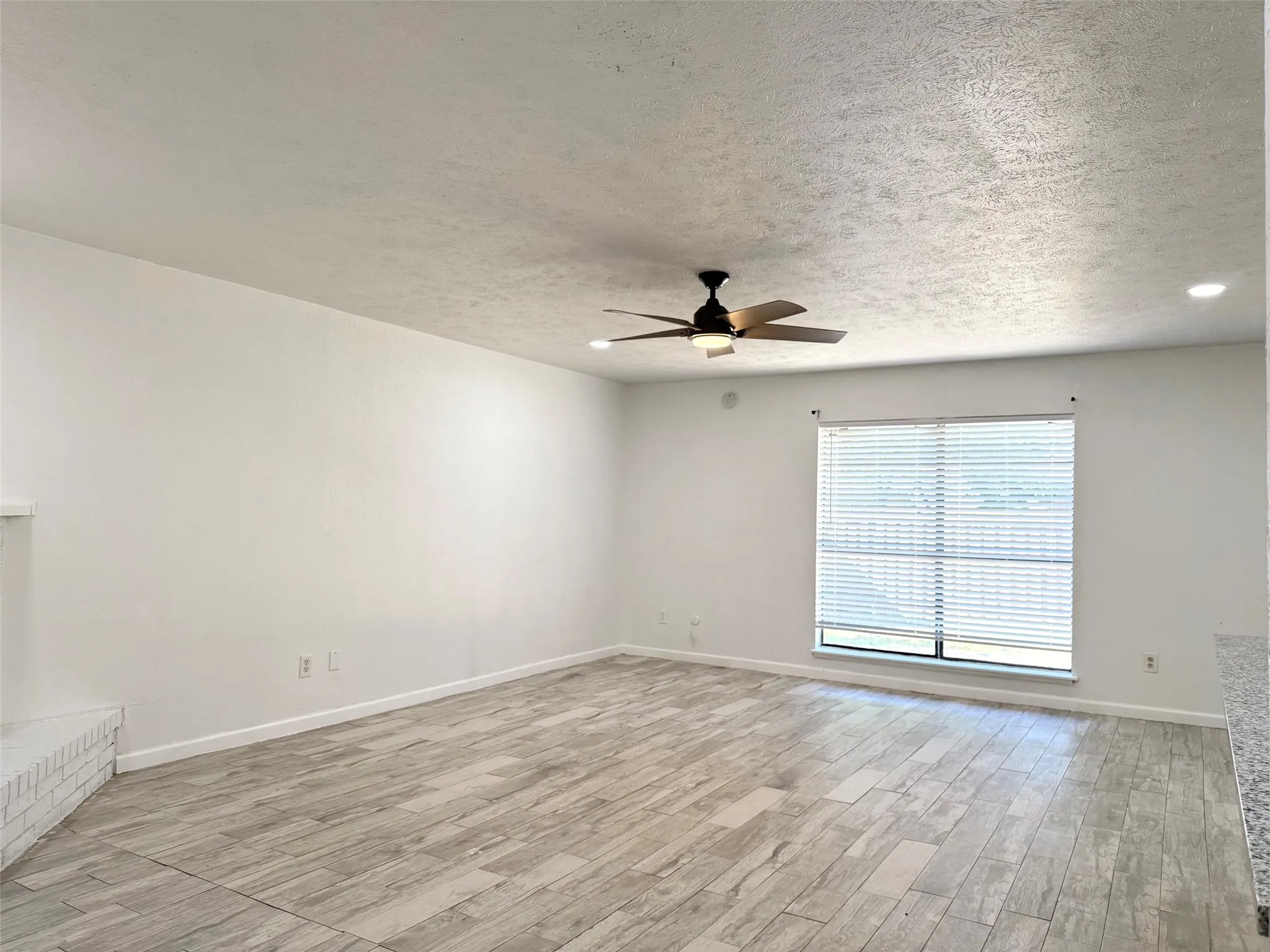 Single Family Residence For Rent in Collin County , 545 Oldbridge Drive, Allen, Texas 75002, 4 Bedroom, 2 Bathroom, 2 Garage spaces, 1,333 Sqft, built in 1976, Price $2,300, mls#21361024, Real Estate Agent in Allen, Homes For Rent in Collin county, Homes For Rent in Allen, Realtor in Allen Texas, Real Estate Brokerage Independent Realty Texas, Luminita Cordes Realtor