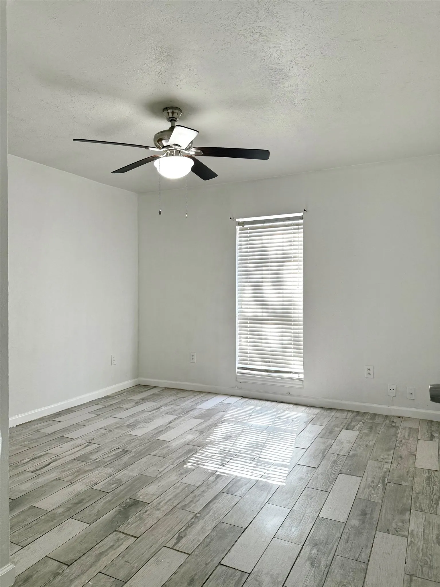 Single Family Residence For Rent in Collin County , 545 Oldbridge Drive, Allen, Texas 75002, 4 Bedroom, 2 Bathroom, 2 Garage spaces, 1,333 Sqft, built in 1976, Price $2,300, mls#21361024, Real Estate Agent in Allen, Homes For Rent in Collin county, Homes For Rent in Allen, Realtor in Allen Texas, Real Estate Brokerage Independent Realty Texas, Luminita Cordes Realtor