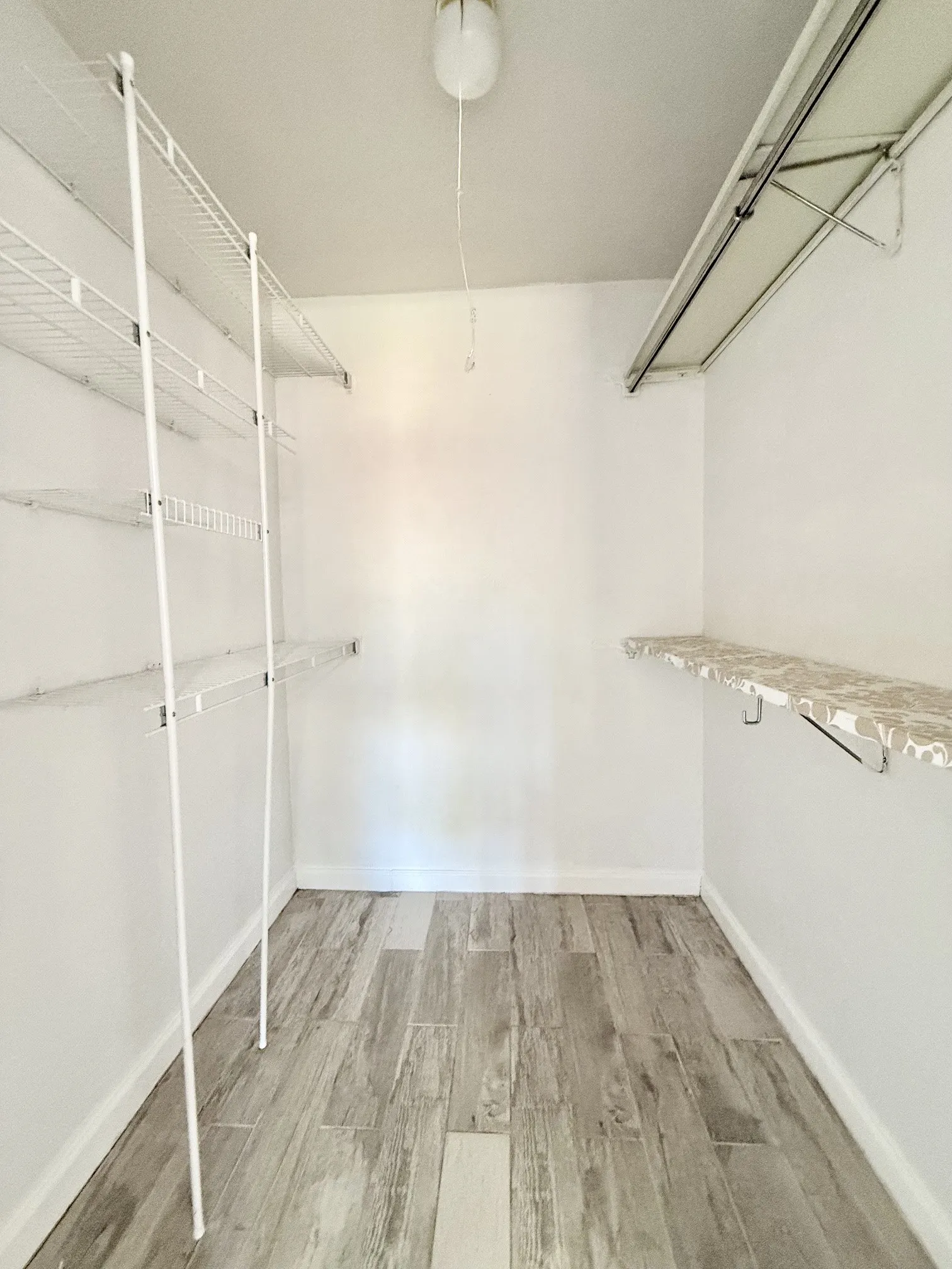 Single Family Residence For Rent in Collin County , 545 Oldbridge Drive, Allen, Texas 75002, 4 Bedroom, 2 Bathroom, 2 Garage spaces, 1,333 Sqft, built in 1976, Price $2,300, mls#21361024, Real Estate Agent in Allen, Homes For Rent in Collin county, Homes For Rent in Allen, Realtor in Allen Texas, Real Estate Brokerage Independent Realty Texas, Luminita Cordes Realtor