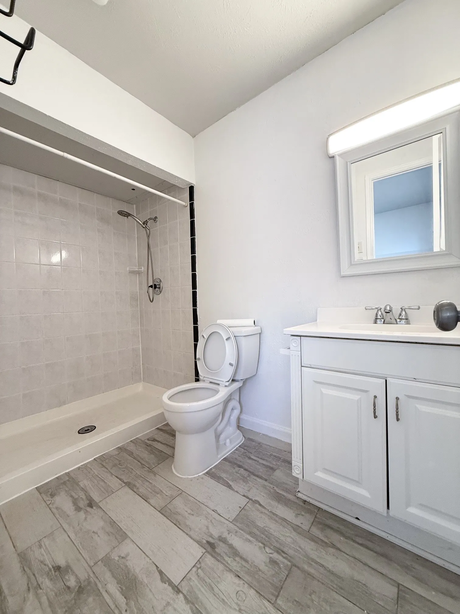 Single Family Residence For Rent in Collin County , 545 Oldbridge Drive, Allen, Texas 75002, 4 Bedroom, 2 Bathroom, 2 Garage spaces, 1,333 Sqft, built in 1976, Price $2,300, mls#21361024, Real Estate Agent in Allen, Homes For Rent in Collin county, Homes For Rent in Allen, Realtor in Allen Texas, Real Estate Brokerage Independent Realty Texas, Luminita Cordes Realtor