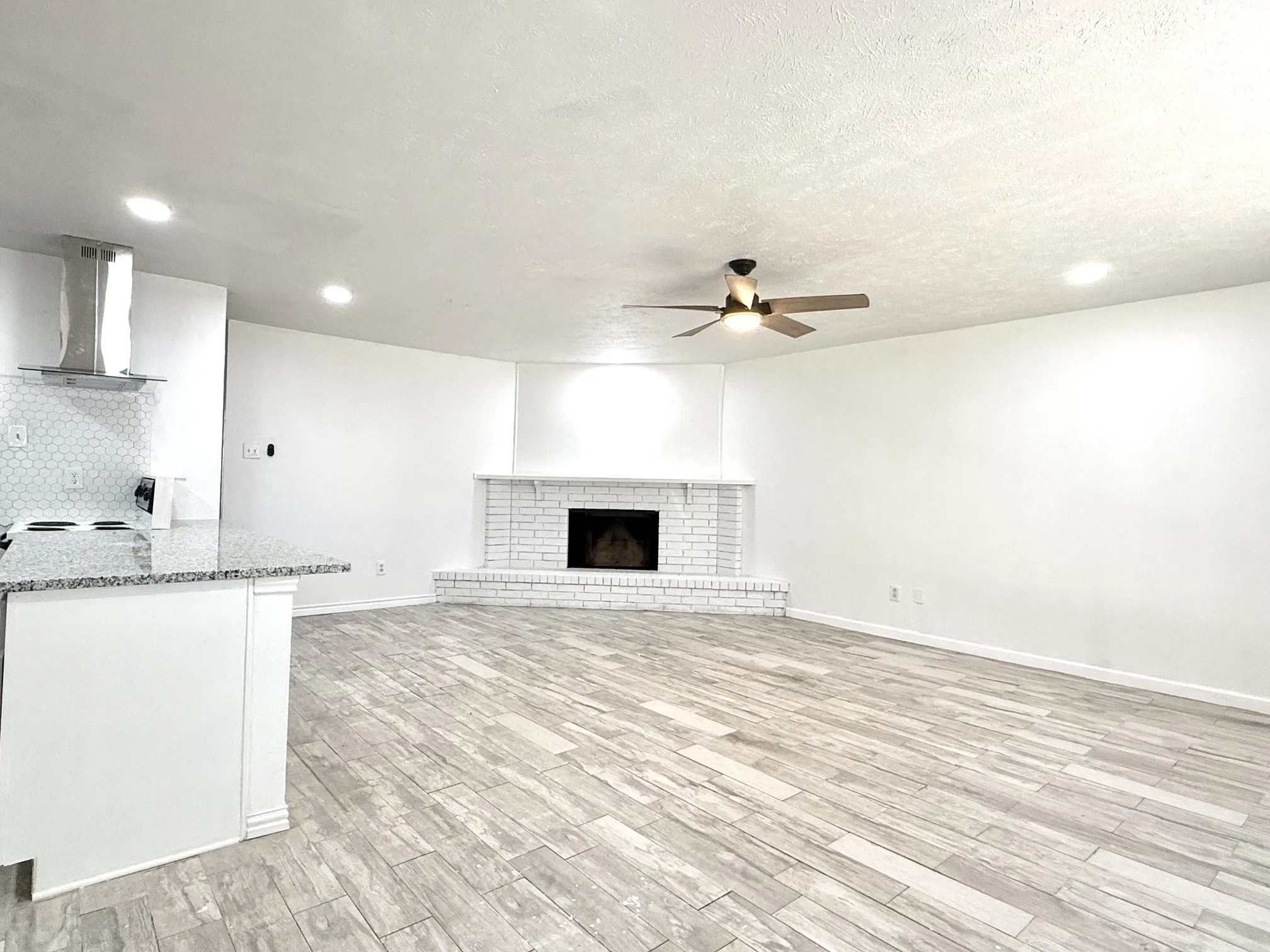 Single Family Residence For Rent in Collin County , 545 Oldbridge Drive, Allen, Texas 75002, 4 Bedroom, 2 Bathroom, 2 Garage spaces, 1,333 Sqft, built in 1976, Price $2,300, mls#21361024, Real Estate Agent in Allen, Homes For Rent in Collin county, Homes For Rent in Allen, Realtor in Allen Texas, Real Estate Brokerage Independent Realty Texas, Luminita Cordes Realtor