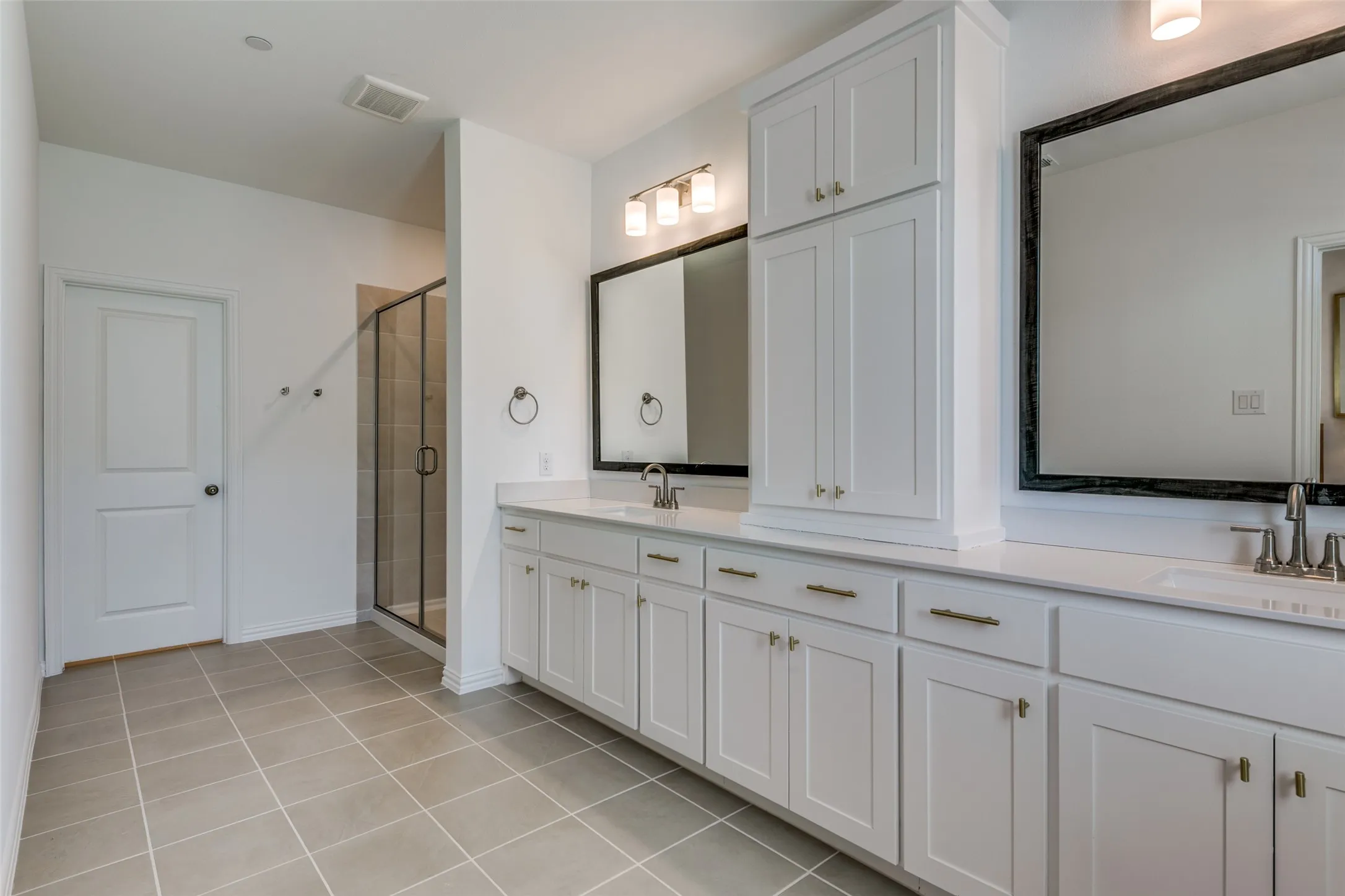 Townhouse For Rent in Collin County , 8845 Stablehand Mews, Frisco, Texas 75035, 3 Bedroom, 3 Bathroom, 2 Garage spaces, 2,283 Sqft, built in 2023, mls#21361624, Real Estate Agent in Frisco, Homes For Rent in Collin county, Homes For Rent in Frisco, Realtor in Frisco Texas, Real Estate Brokerage Independent Realty Texas, Luminita Cordes Realtor