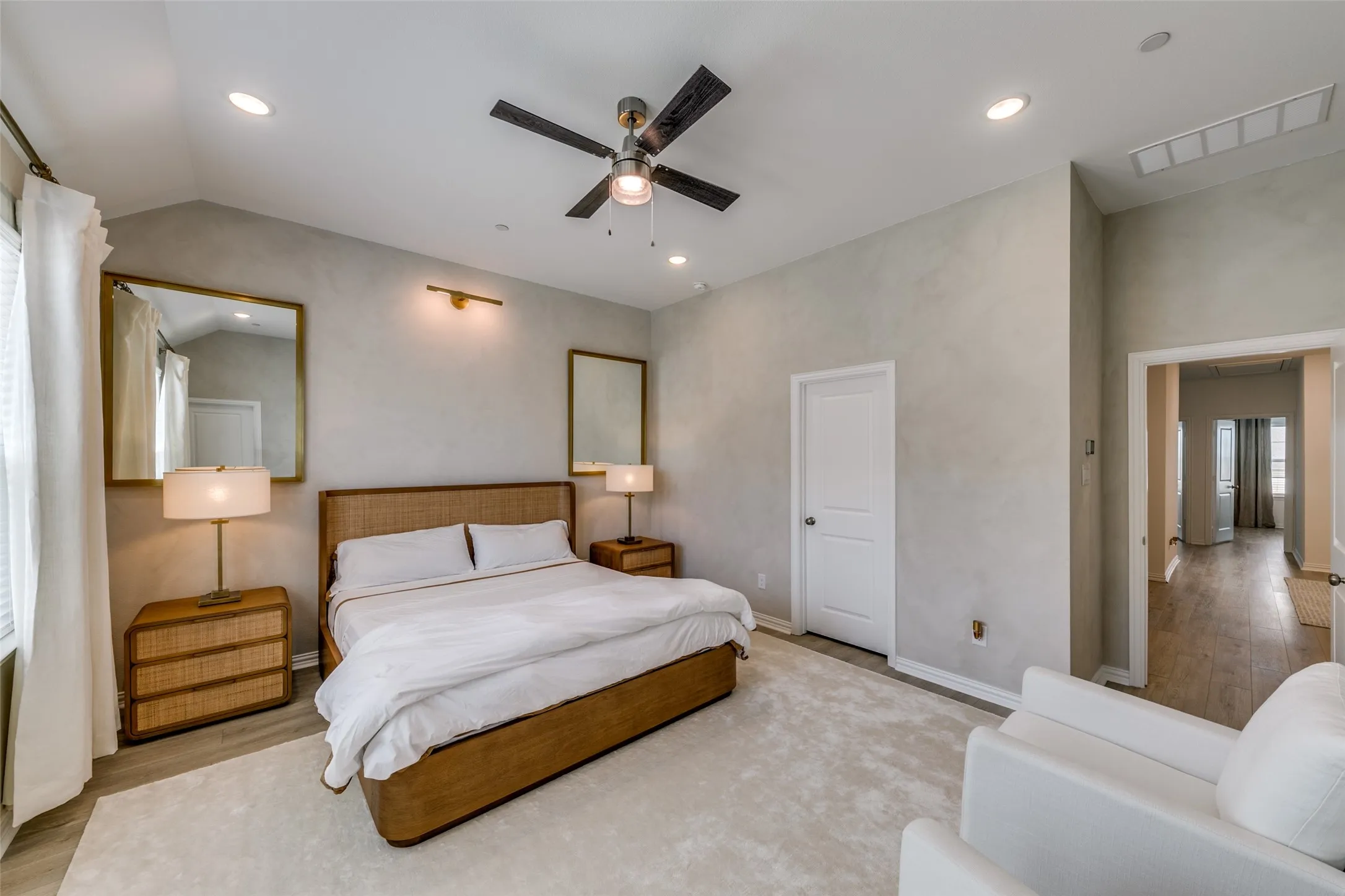 Townhouse For Rent in Collin County , 8845 Stablehand Mews, Frisco, Texas 75035, 3 Bedroom, 3 Bathroom, 2 Garage spaces, 2,283 Sqft, built in 2023, mls#21361624, Real Estate Agent in Frisco, Homes For Rent in Collin county, Homes For Rent in Frisco, Realtor in Frisco Texas, Real Estate Brokerage Independent Realty Texas, Luminita Cordes Realtor