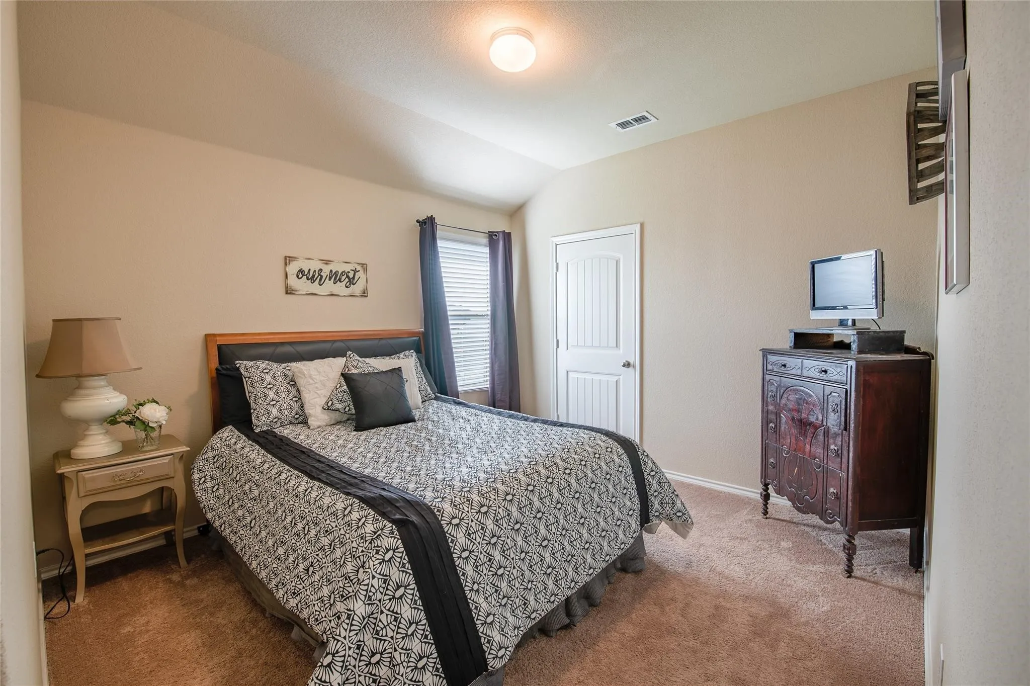 Single Family Residence For Rent in Denton County , 249 Meadowlands Drive, Ponder, Texas 76259, 4 Bedroom, 3 Bathroom, 2 Garage spaces, 2,450 Sqft, built in 2016, mls#21361798, Real Estate Agent in Ponder, Homes For Rent in Denton county, Homes For Rent in Ponder, Realtor in Ponder Texas, Real Estate Brokerage Independent Realty Texas, Luminita Cordes Realtor