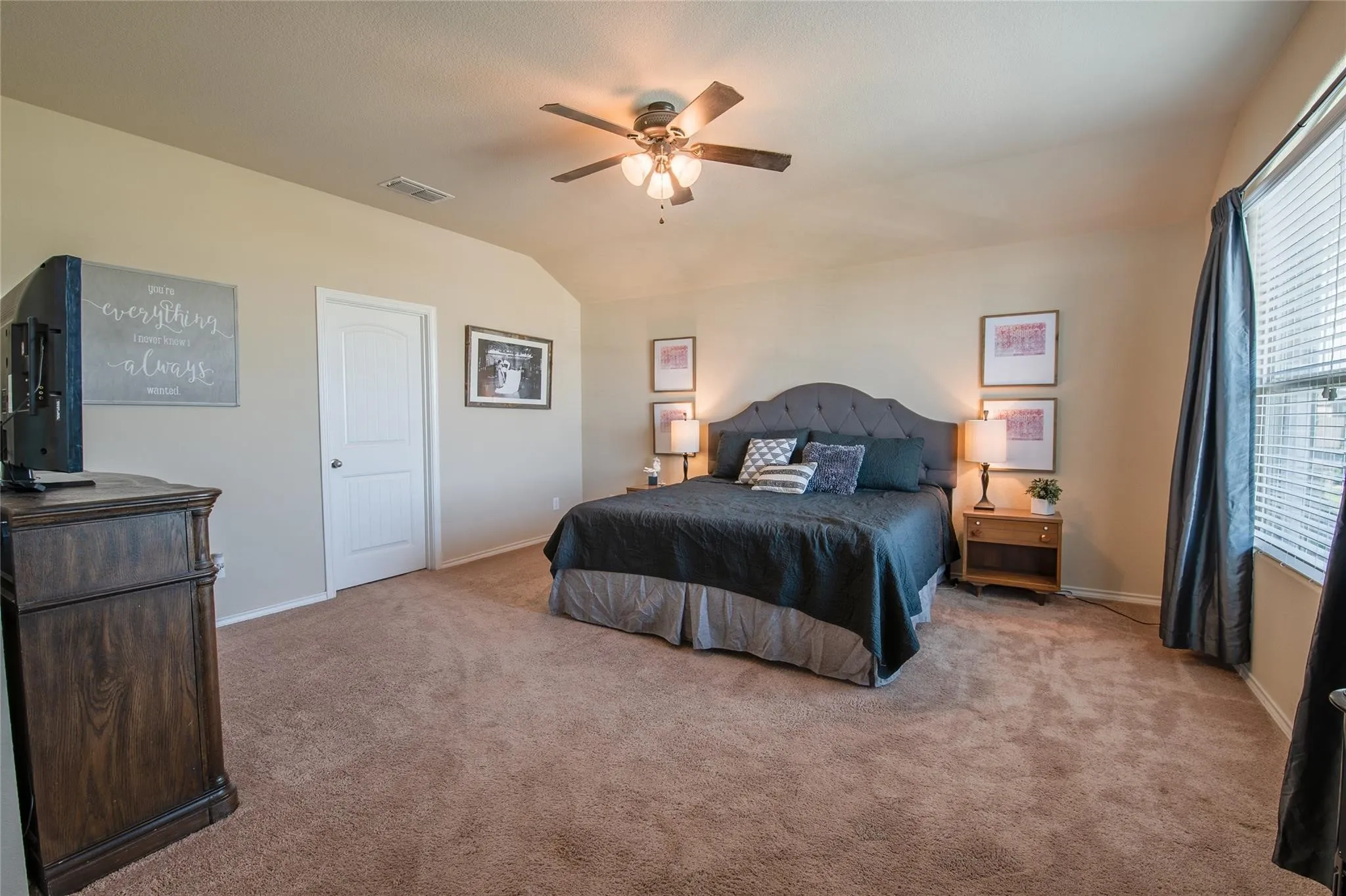 Single Family Residence For Rent in Denton County , 249 Meadowlands Drive, Ponder, Texas 76259, 4 Bedroom, 3 Bathroom, 2 Garage spaces, 2,450 Sqft, built in 2016, mls#21361798, Real Estate Agent in Ponder, Homes For Rent in Denton county, Homes For Rent in Ponder, Realtor in Ponder Texas, Real Estate Brokerage Independent Realty Texas, Luminita Cordes Realtor