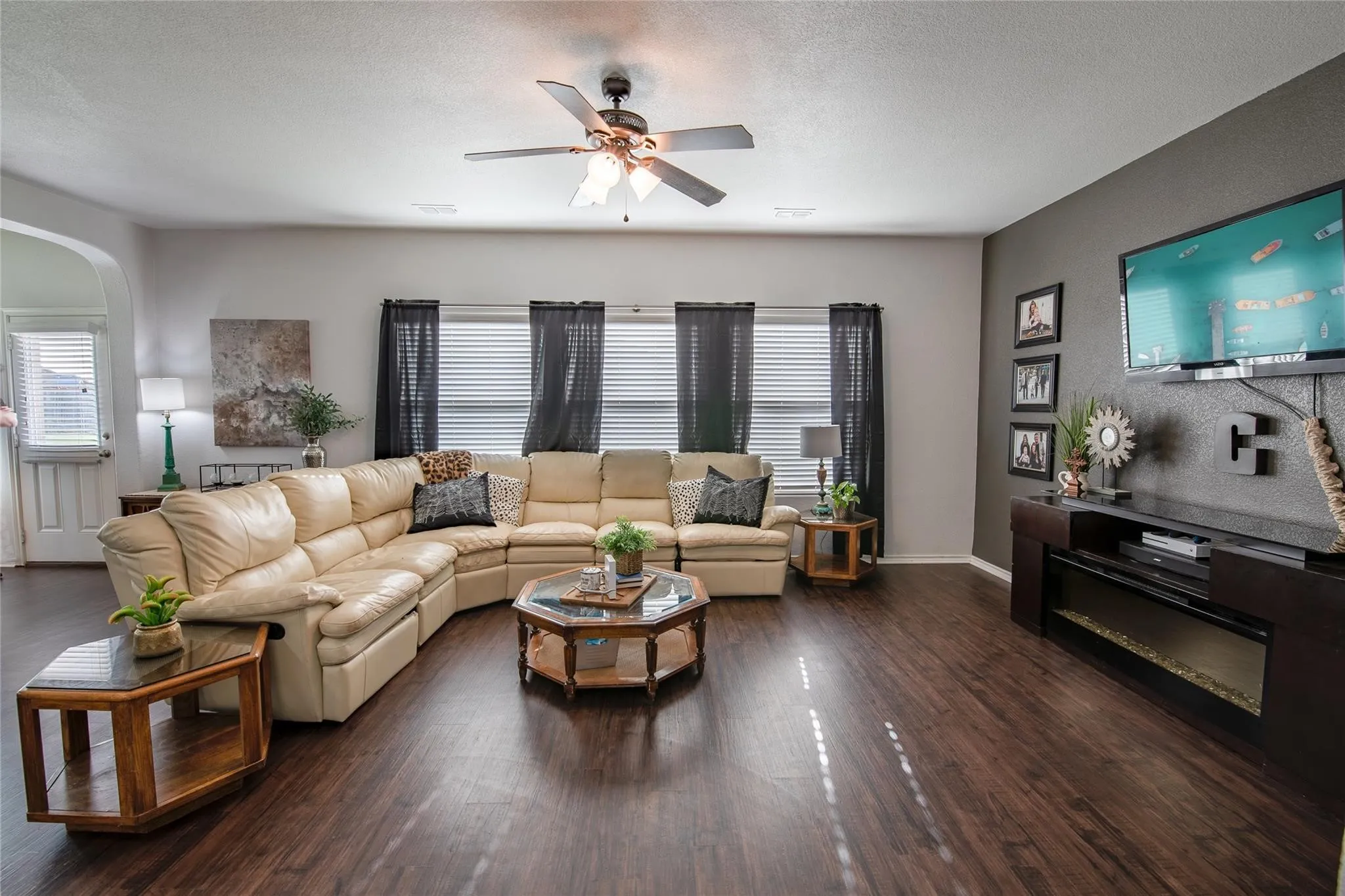 Single Family Residence For Rent in Denton County , 249 Meadowlands Drive, Ponder, Texas 76259, 4 Bedroom, 3 Bathroom, 2 Garage spaces, 2,450 Sqft, built in 2016, mls#21361798, Real Estate Agent in Ponder, Homes For Rent in Denton county, Homes For Rent in Ponder, Realtor in Ponder Texas, Real Estate Brokerage Independent Realty Texas, Luminita Cordes Realtor