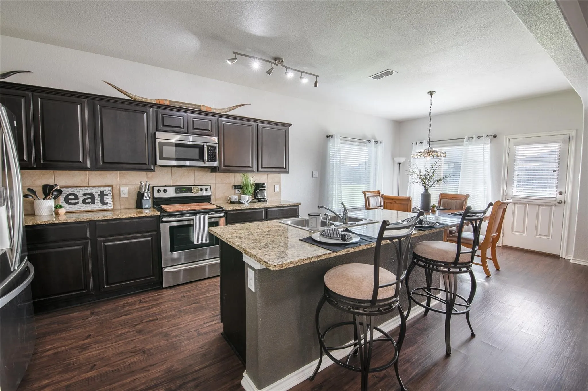 Single Family Residence For Rent in Denton County , 249 Meadowlands Drive, Ponder, Texas 76259, 4 Bedroom, 3 Bathroom, 2 Garage spaces, 2,450 Sqft, built in 2016, mls#21361798, Real Estate Agent in Ponder, Homes For Rent in Denton county, Homes For Rent in Ponder, Realtor in Ponder Texas, Real Estate Brokerage Independent Realty Texas, Luminita Cordes Realtor