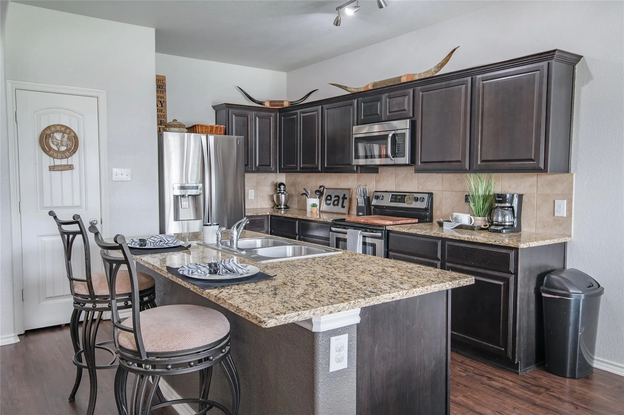Single Family Residence For Rent in Denton County , 249 Meadowlands Drive, Ponder, Texas 76259, 4 Bedroom, 3 Bathroom, 2 Garage spaces, 2,450 Sqft, built in 2016, mls#21361798, Real Estate Agent in Ponder, Homes For Rent in Denton county, Homes For Rent in Ponder, Realtor in Ponder Texas, Real Estate Brokerage Independent Realty Texas, Luminita Cordes Realtor