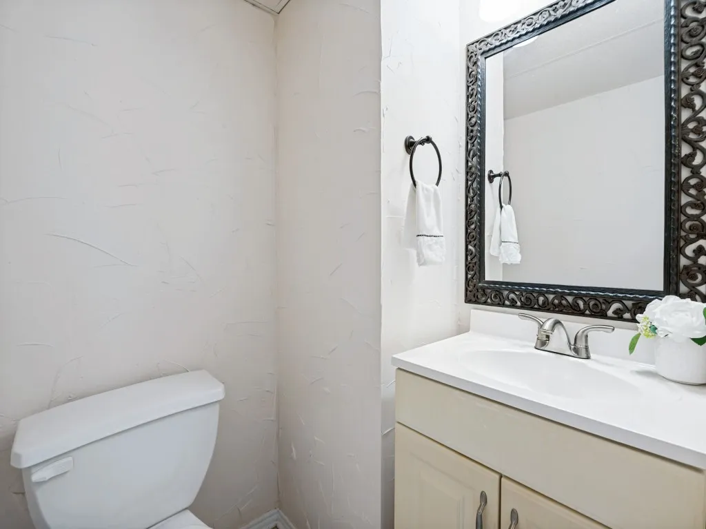 Townhouse For Sale in Collin County , 8400 Hickory Street 1702, Frisco, Texas 75034, 1 Bedroom, 2 Bathroom, 1 Garage spaces, 884 Sqft, built in 1987, mls#21361658, Real Estate Agent in Frisco, Homes For Sale in Collin county, Homes For Sale in Frisco, Realtor in Frisco Texas, Real Estate Brokerage Independent Realty Texas, Luminita Cordes Realtor