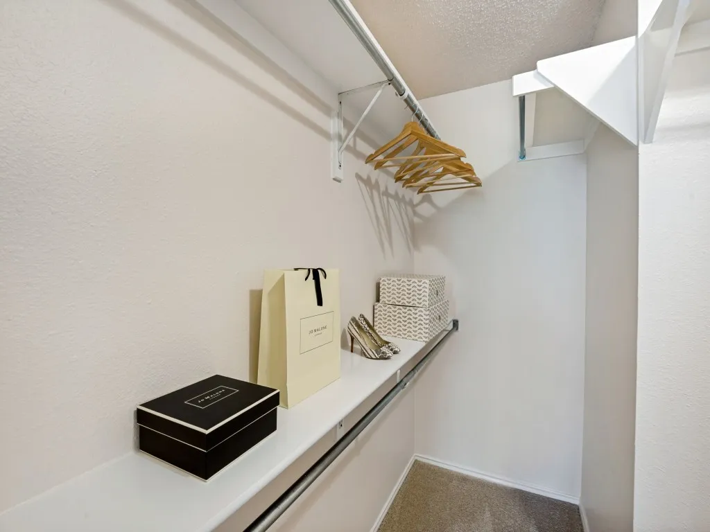 Townhouse For Sale in Collin County , 8400 Hickory Street 1702, Frisco, Texas 75034, 1 Bedroom, 2 Bathroom, 1 Garage spaces, 884 Sqft, built in 1987, mls#21361658, Real Estate Agent in Frisco, Homes For Sale in Collin county, Homes For Sale in Frisco, Realtor in Frisco Texas, Real Estate Brokerage Independent Realty Texas, Luminita Cordes Realtor